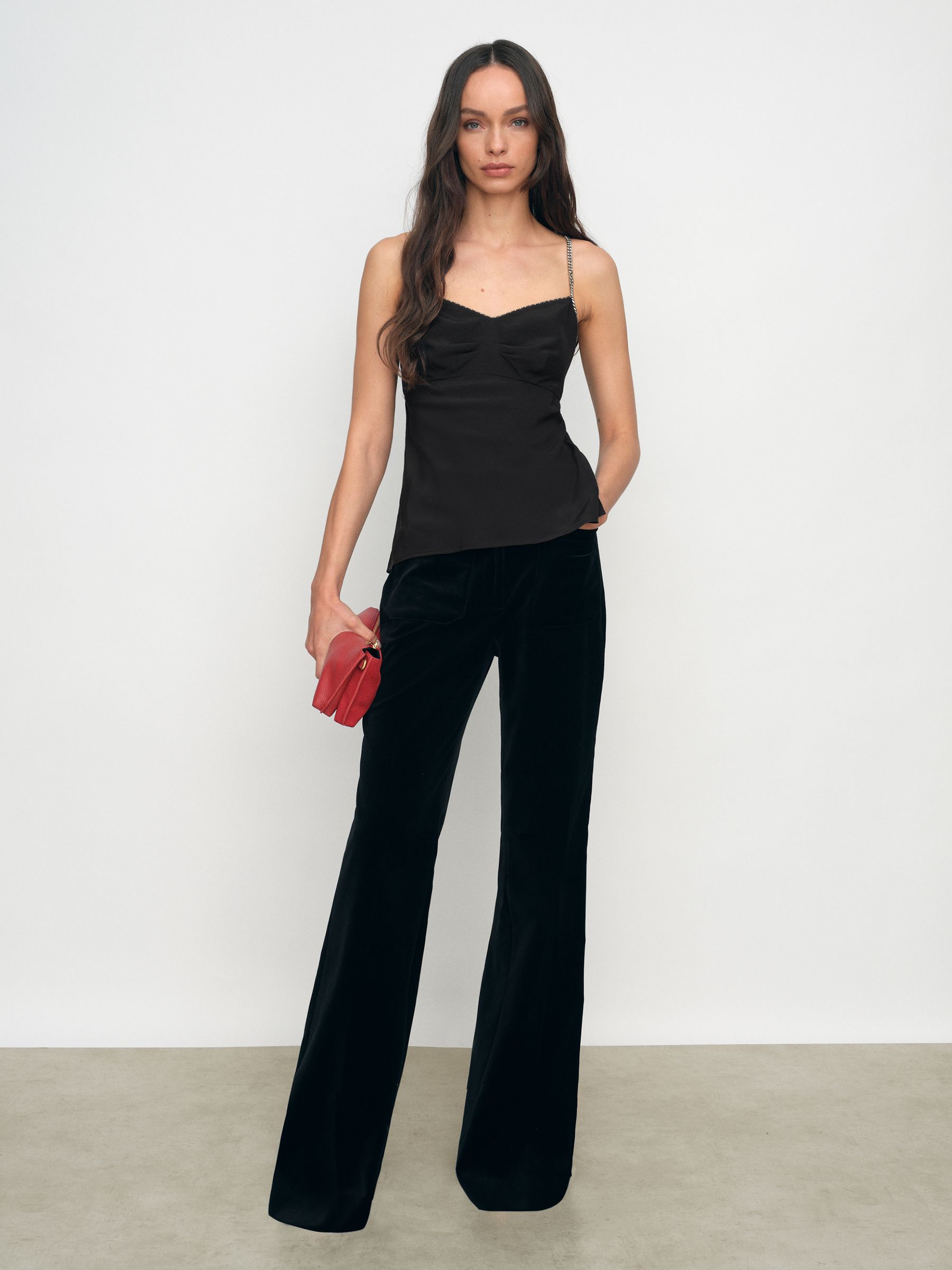 Camisole-Top mit Kettenträgern in Schwarz - Bild 3 von 6