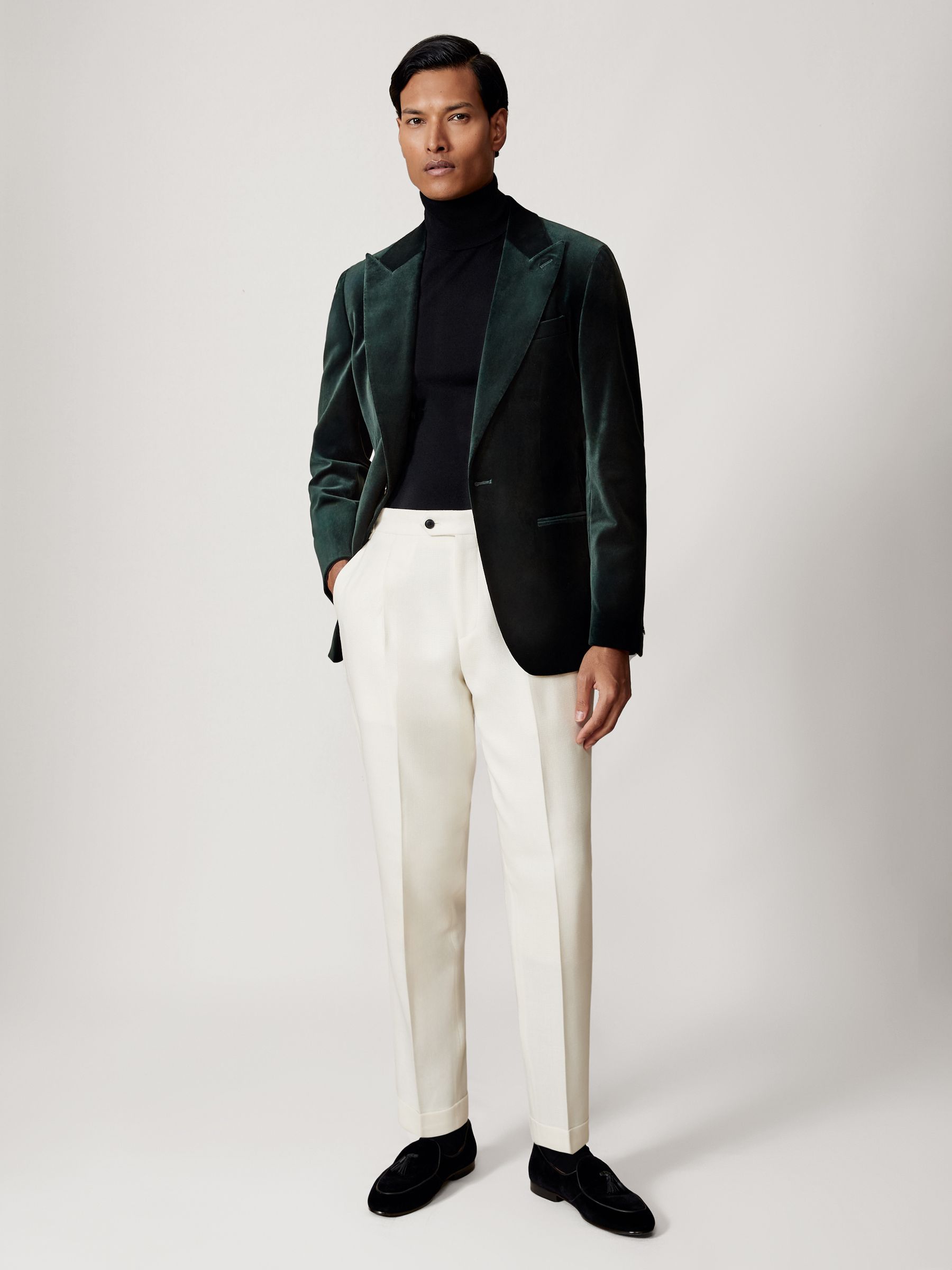 Single-Breasted Velvet Blazer Tailored-Fit in Emerald Green - Image 4 of 8