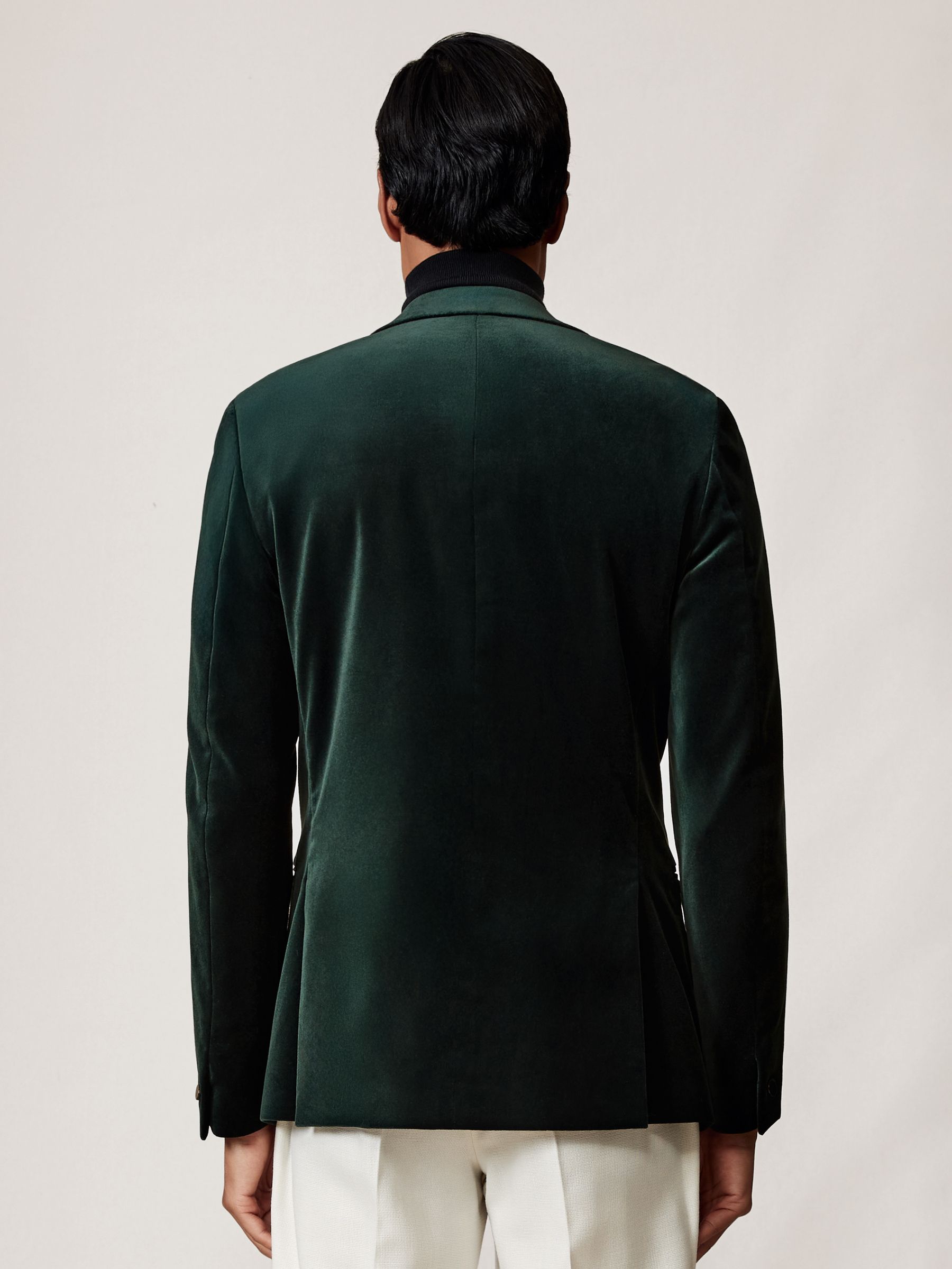 Single-Breasted Velvet Blazer Tailored-Fit in Emerald Green - Image 6 of 8