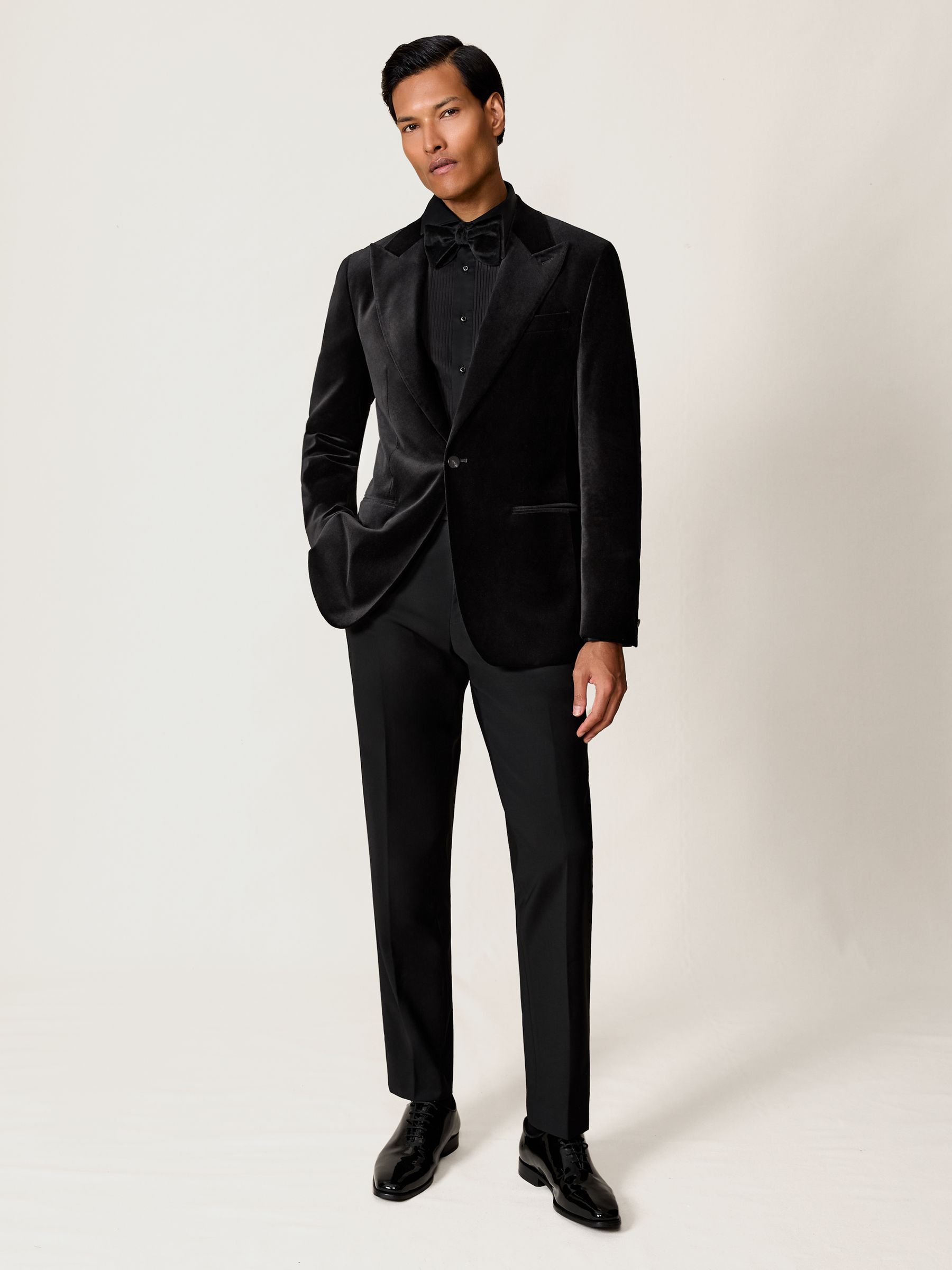 Single-Breasted Velvet Blazer Tailored-Fit in Black - Image 3 of 9