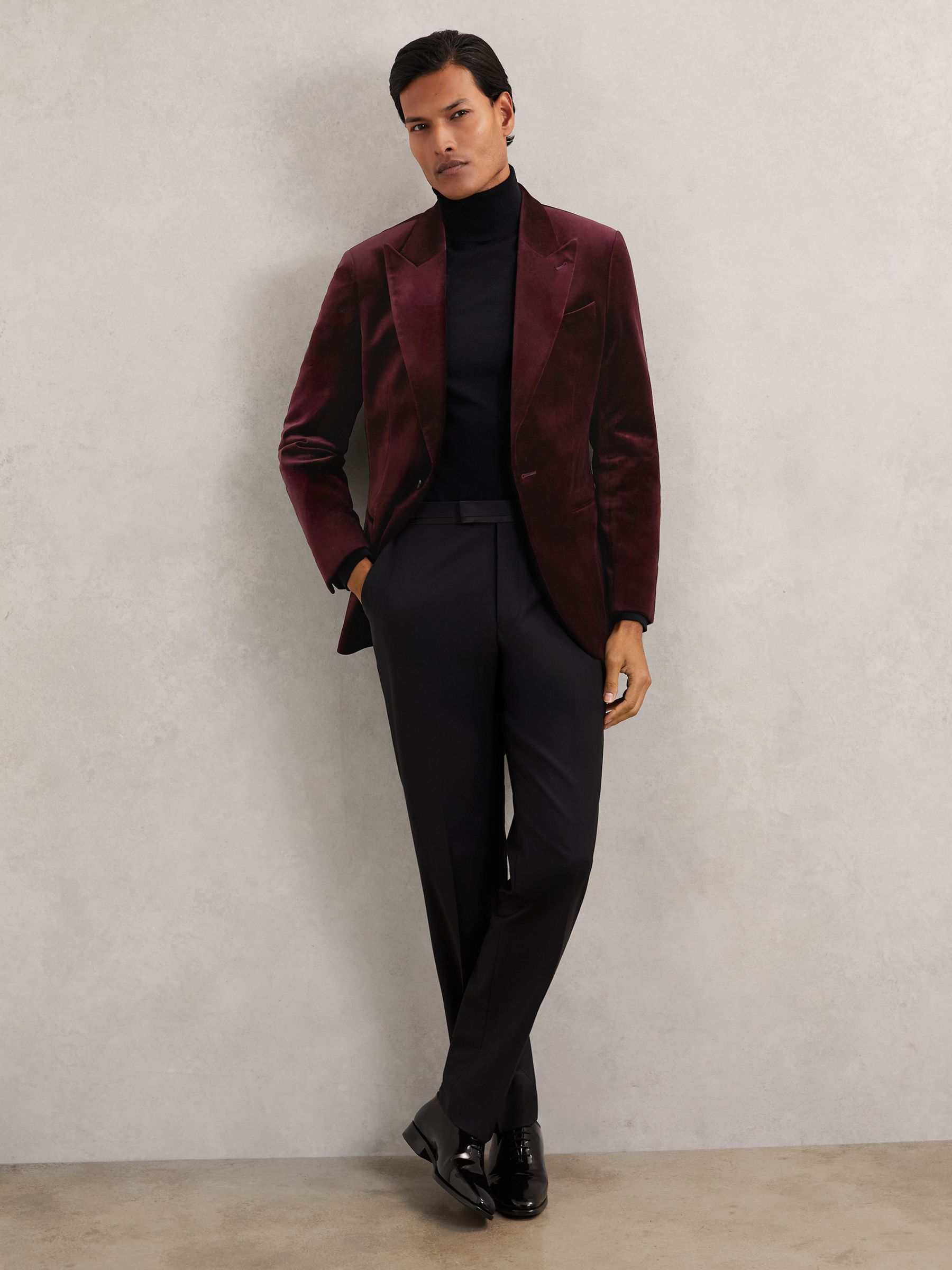 Single-Breasted Velvet Blazer Tailored-Fit in Bordeaux - Image 7 of 8