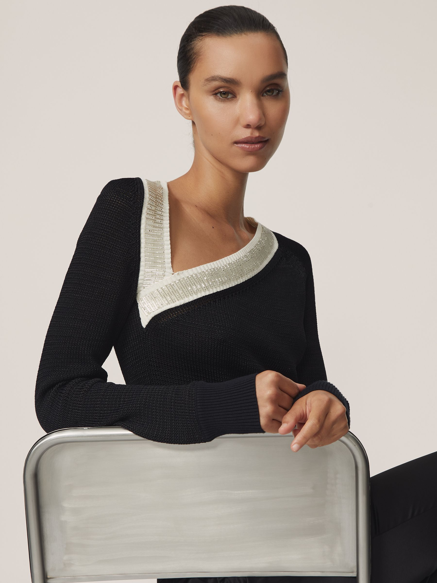 Bead-detail Asymmetric Knit Jumper