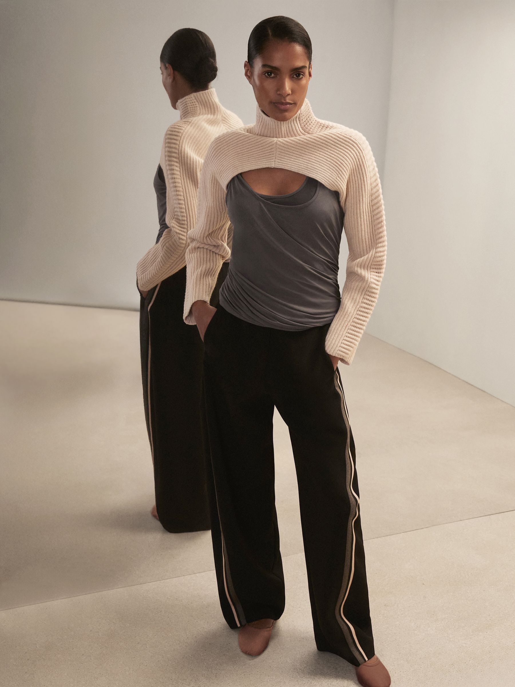 Reiss | Royal Ballet Cropped Jumper in Blush Pink - Image 3 of 7