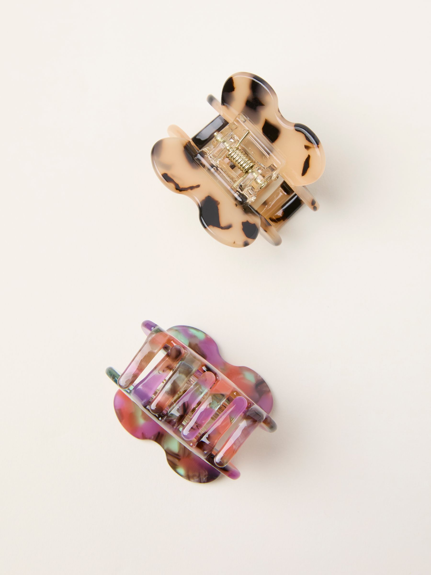 Multi 2 Pack Heart Claw Clips - Image 2 of 2