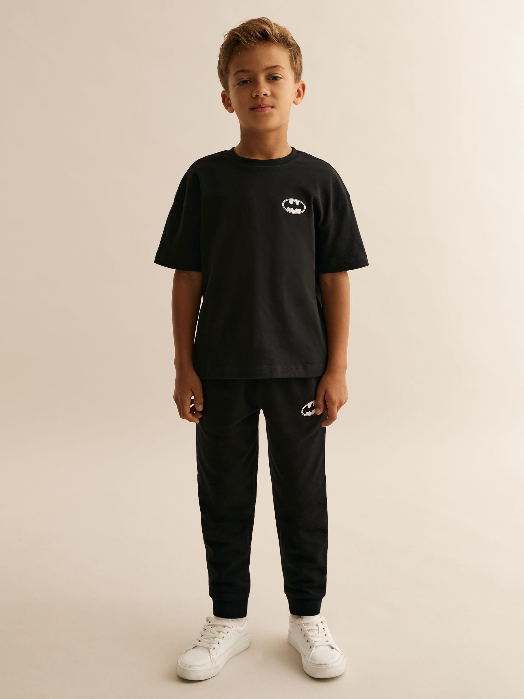 T-Shirt in Black - Image 4 of 5