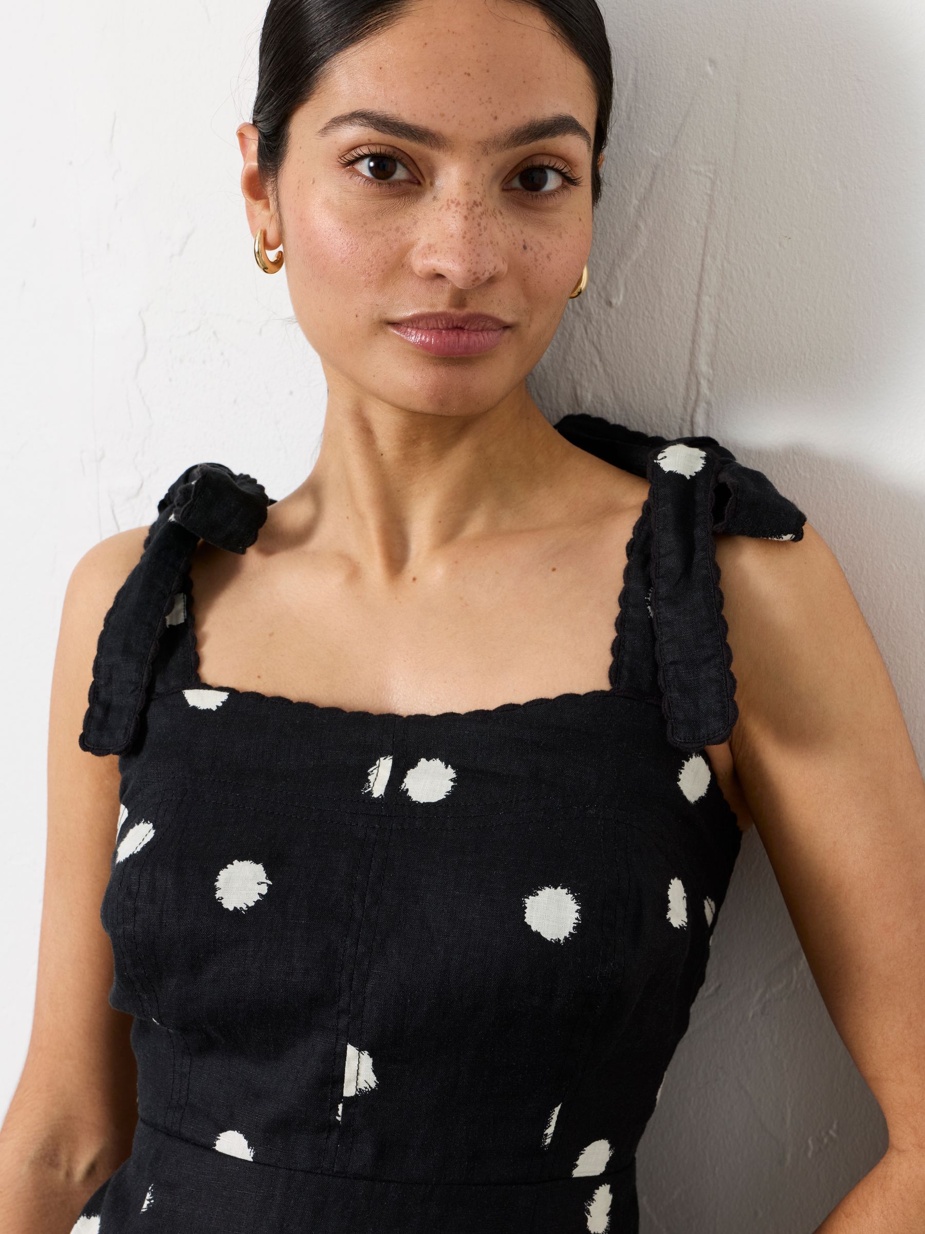 Delphine Black Spot Regular Linen Midi Dress - Image 5 of 7