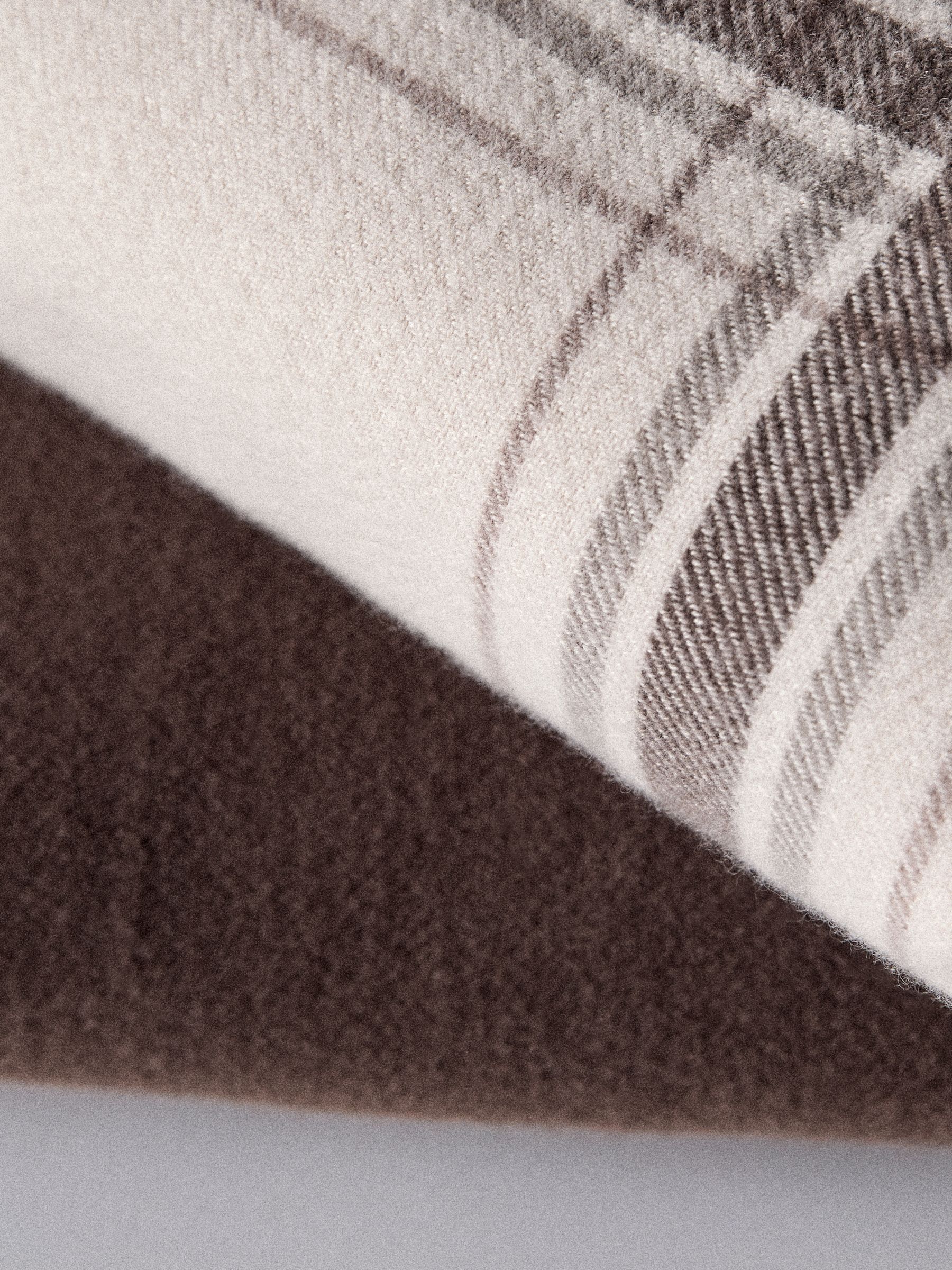 2 Pack Chocolate/Natural Check Cosy Throws - Image 3 of 4