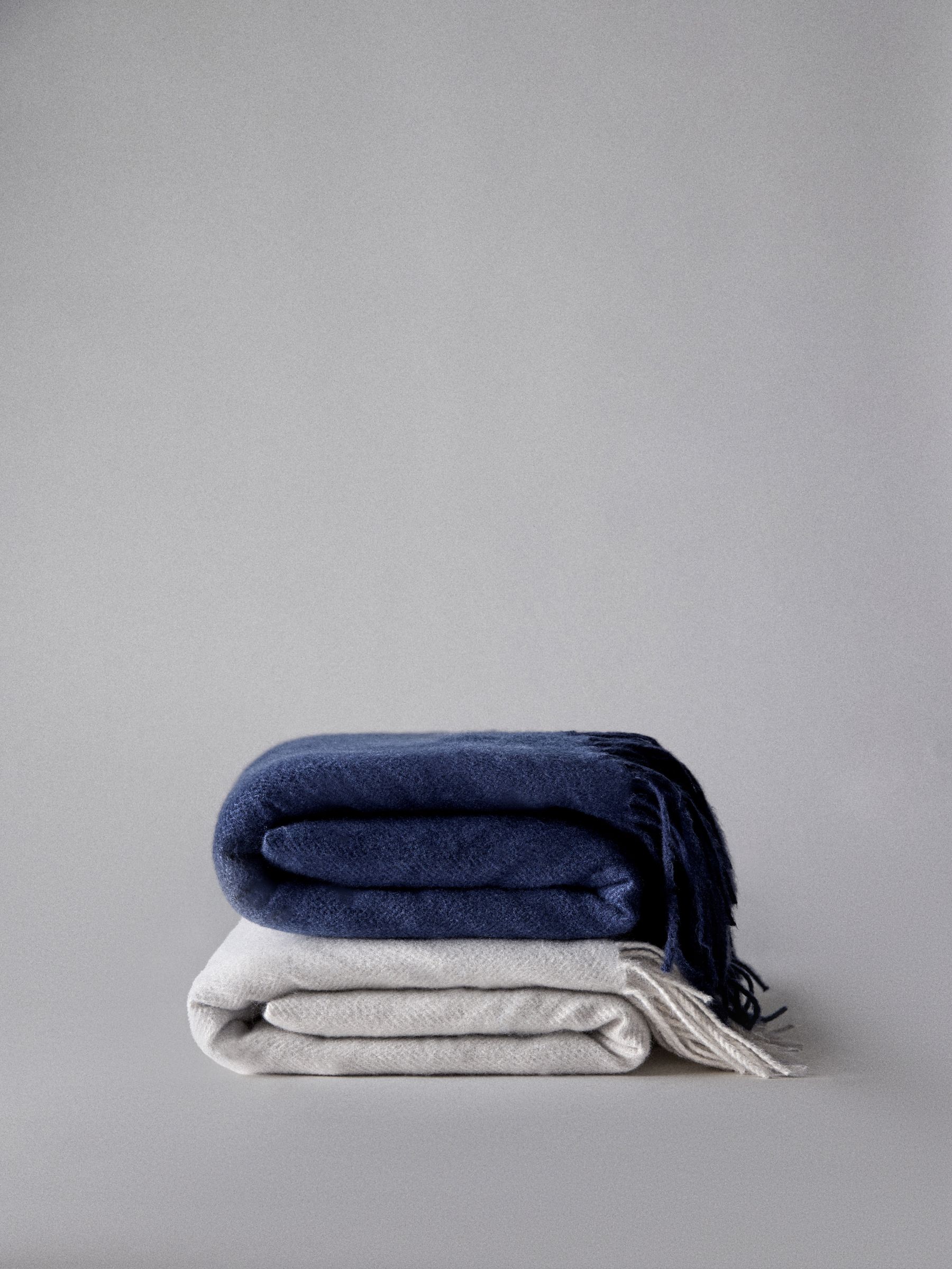 2 Pack Navy/Grey Herringbone Throws - Image 2 of 5