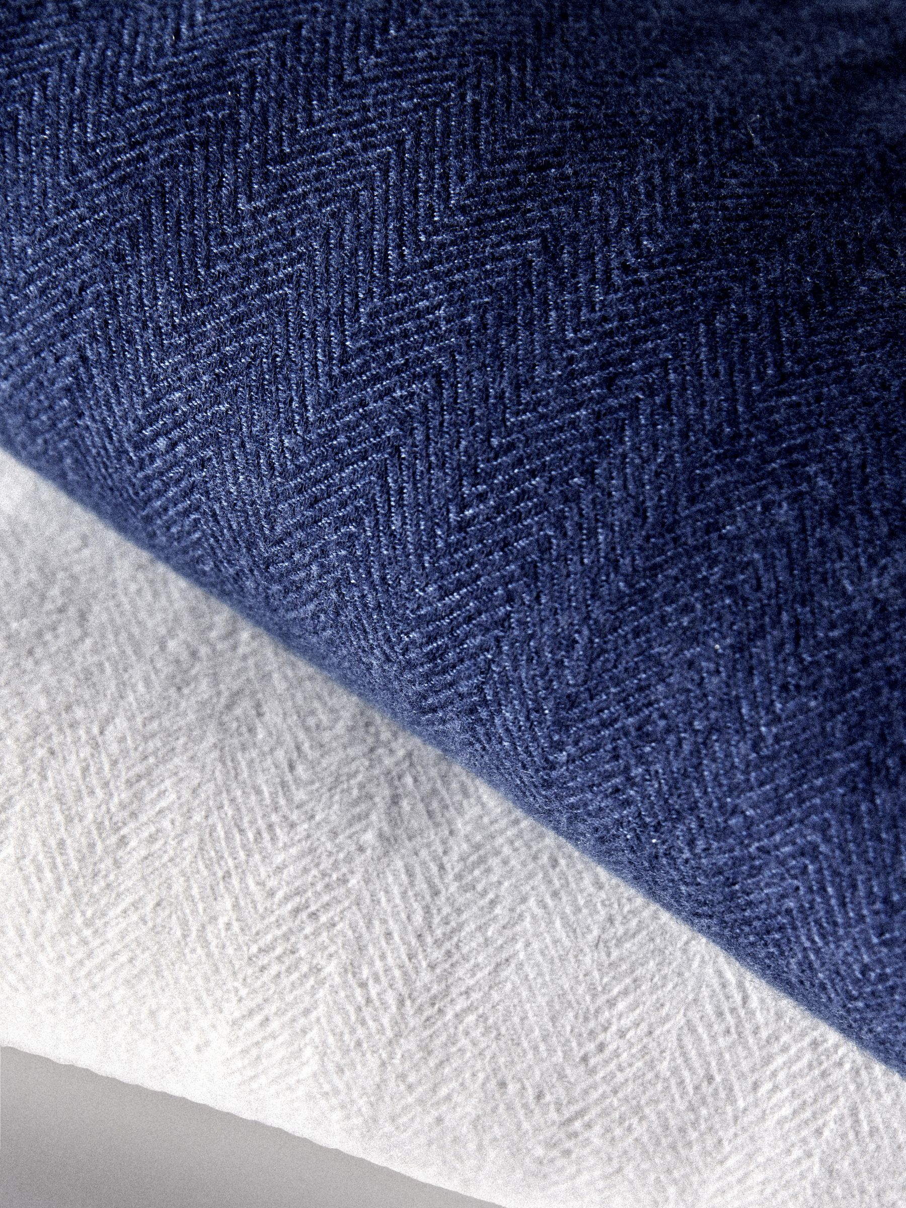 2 Pack Navy/Grey Herringbone Throws - Image 4 of 5