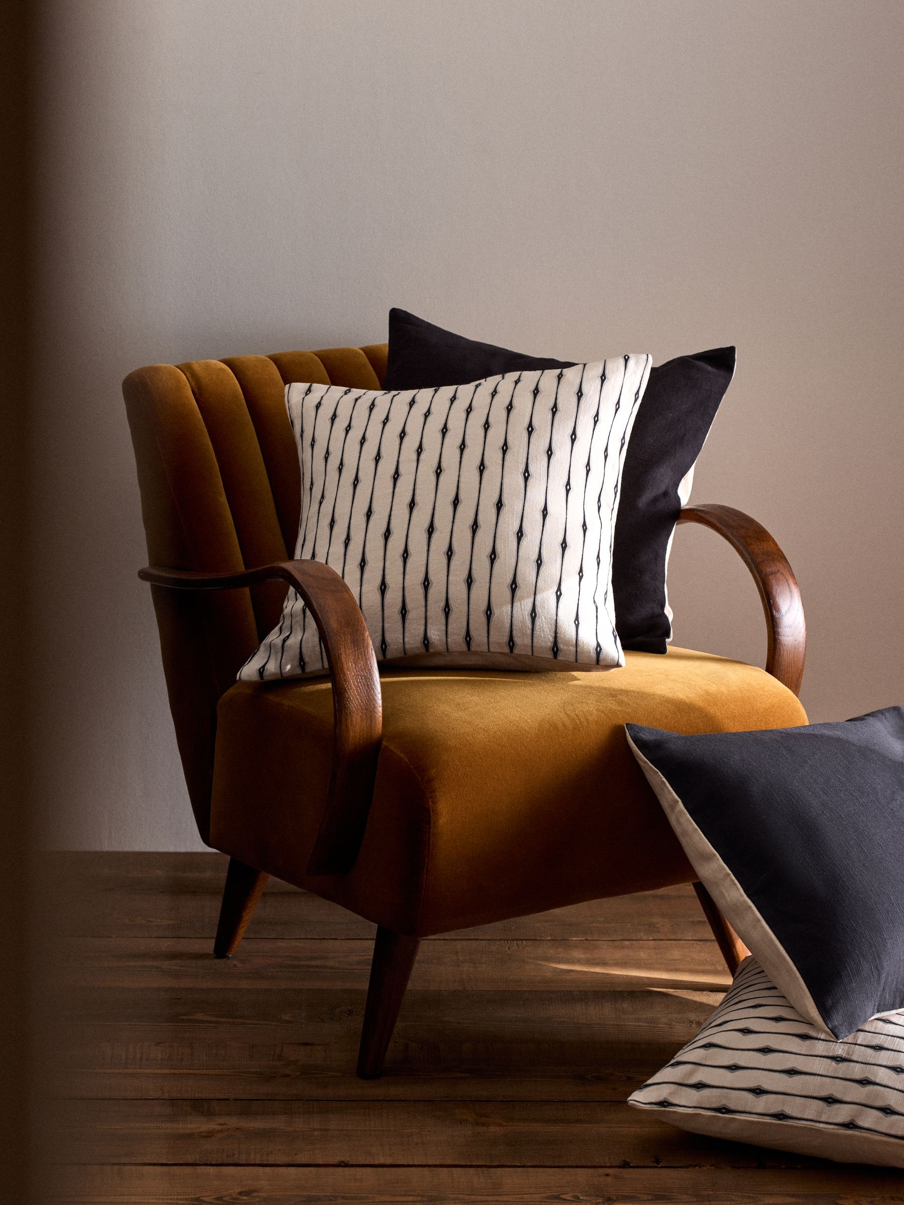 4 Pack Black/Natural Diamond Woodblock Printed Cotton Cushion Covers - Image 2 of 5 4 Pack Black/Natural Diamond Woodblock Printed Cotton Cushion Covers - Image 2 of 5