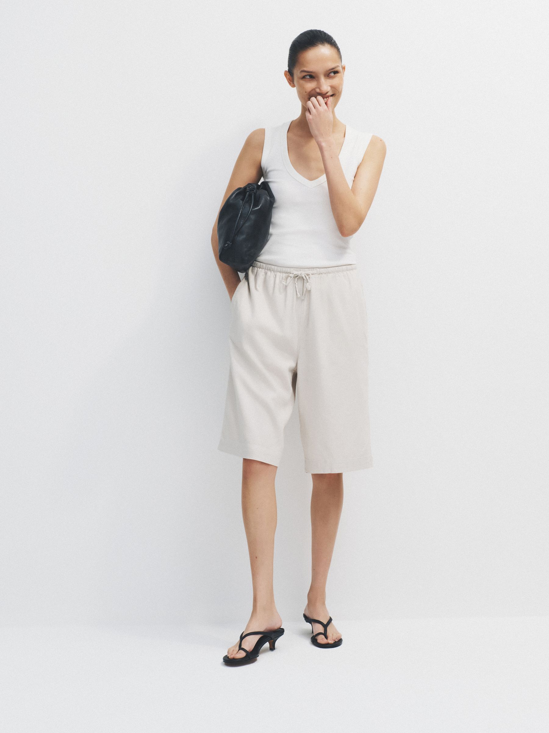 2 Pack Knee Length Shorts With Linen Black/Neutral - Image 4 of 6