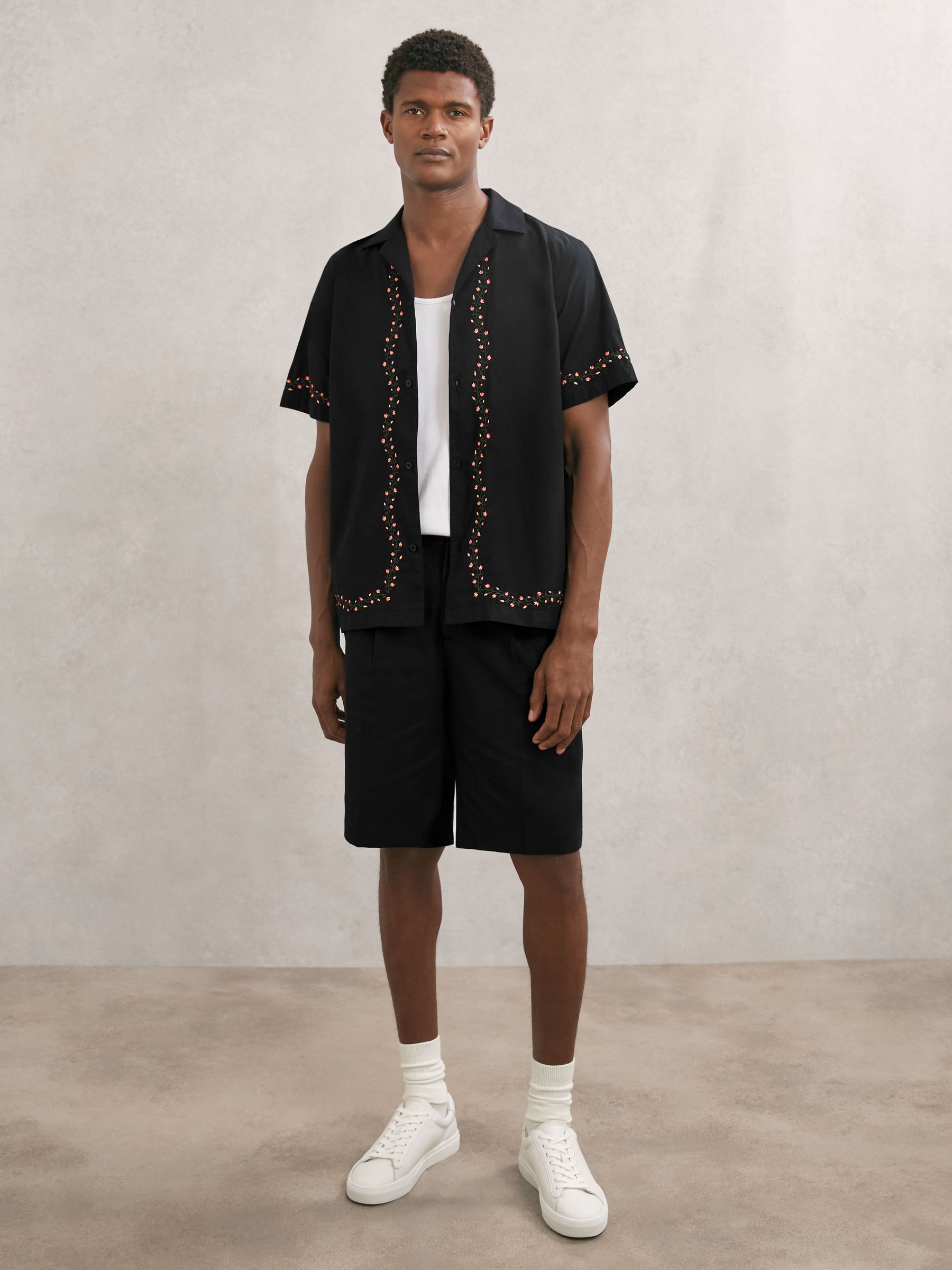 Les Deux Twill Pleated Suiting Shorts