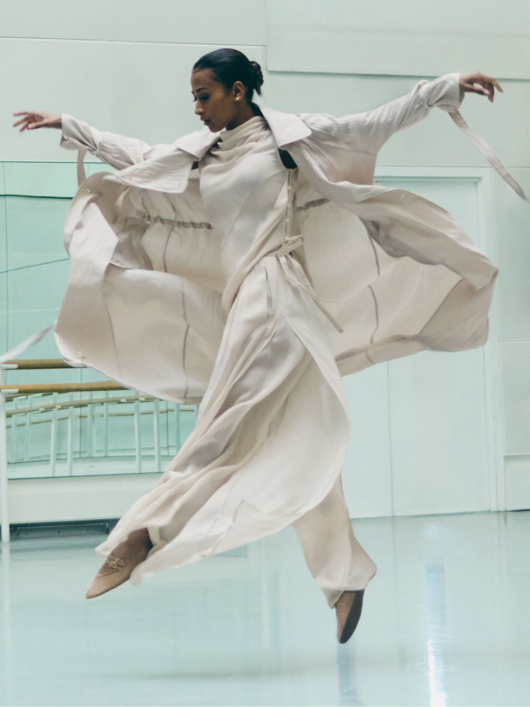 Reiss | Royal Ballet Trenchcoat v neutrální barvě - Obrázek 3 z 6