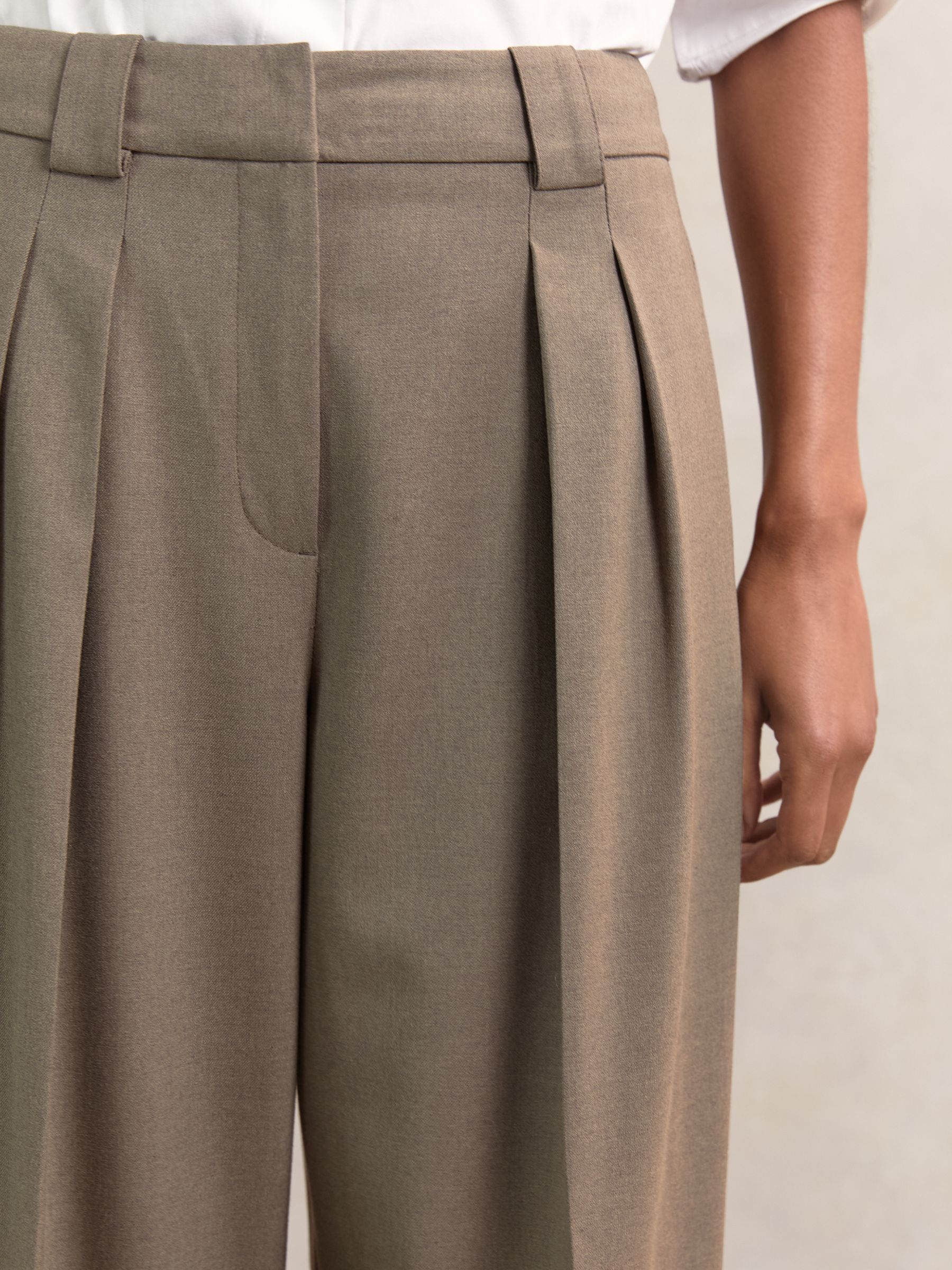Wide-Leg Pleated Trousers in Neutral - Image 5 of 7