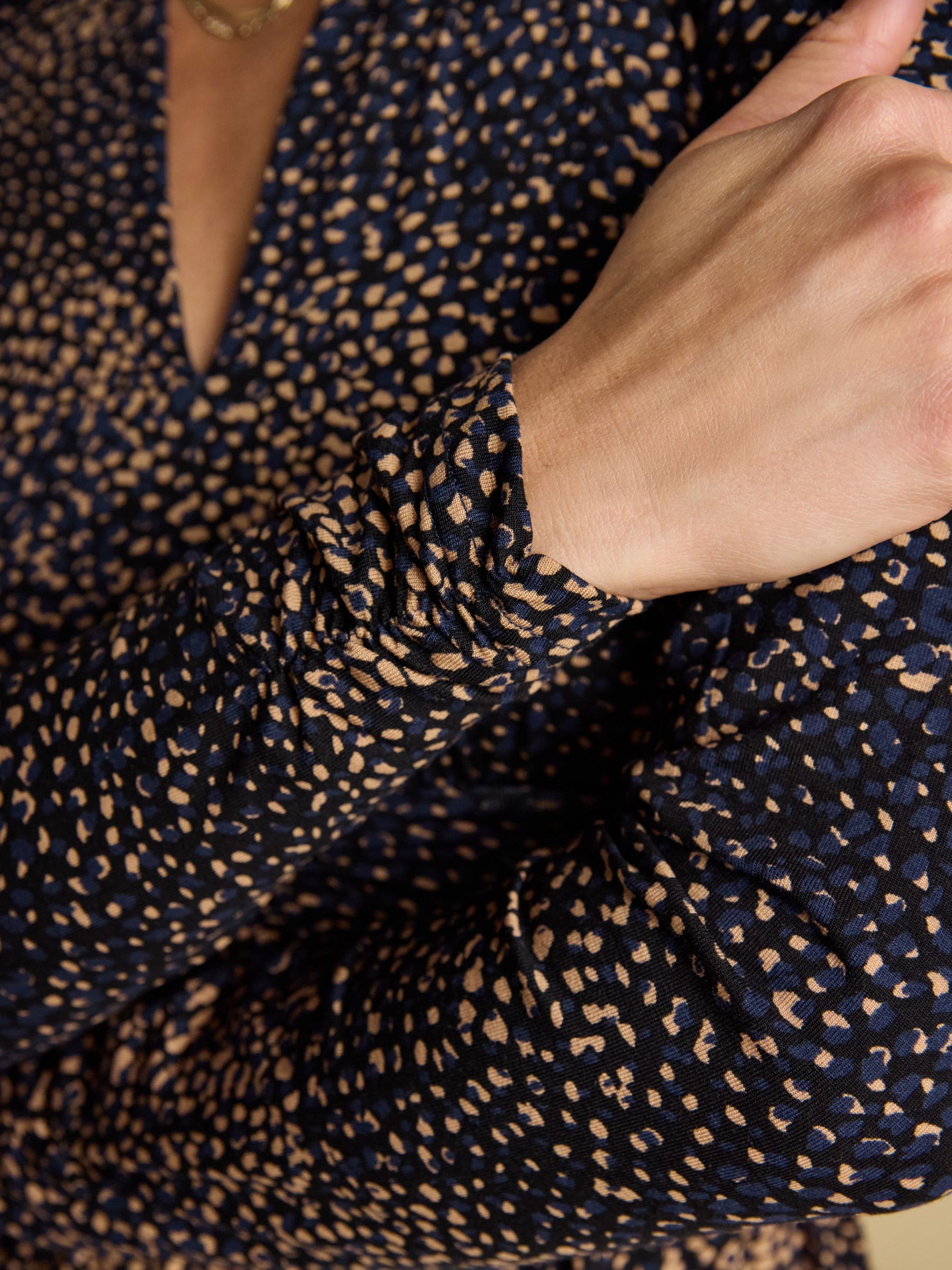 Mina Navy Jersey Ruched Waist Long Sleeve V Neck Dress - Image 6 of 8