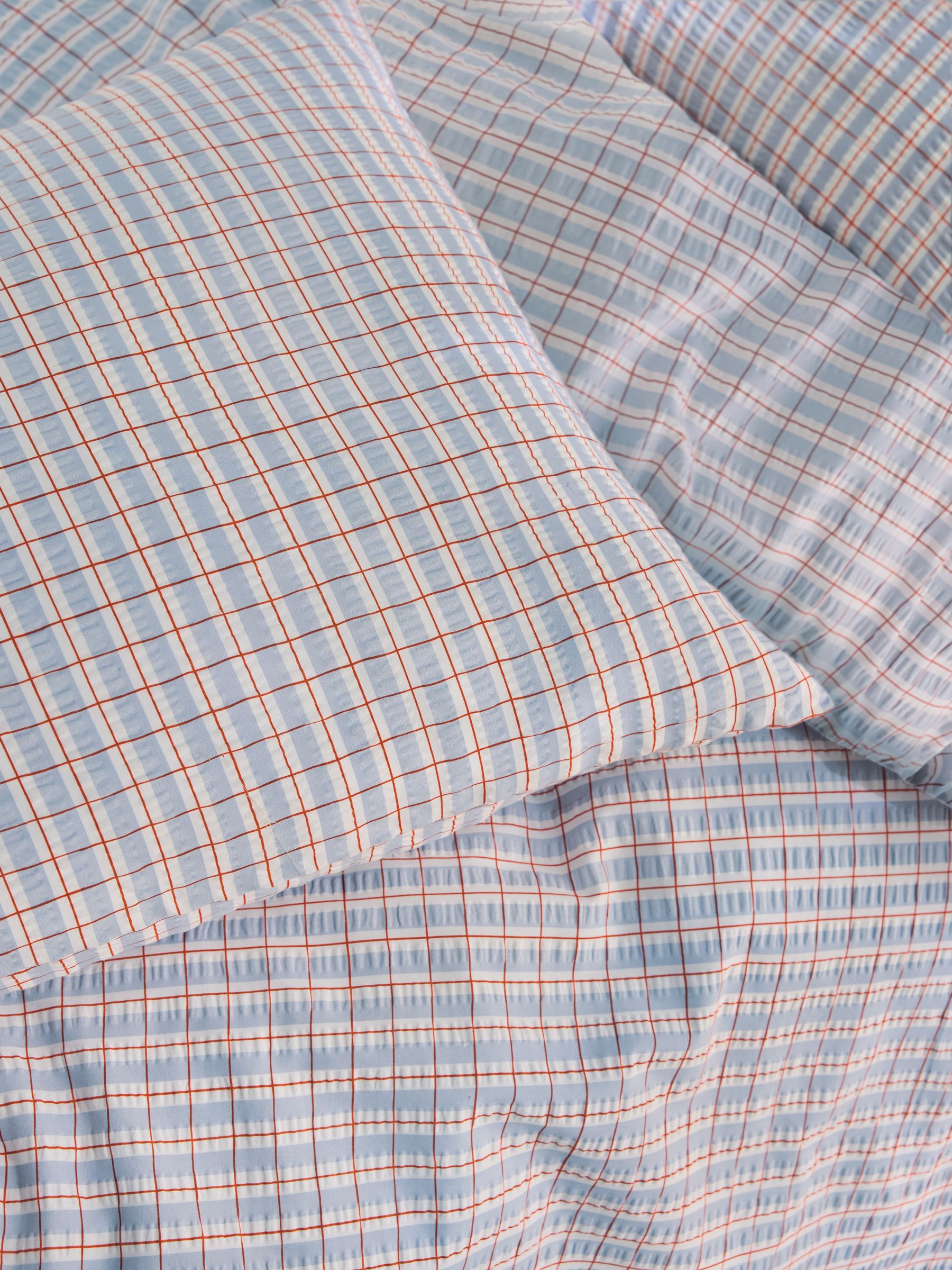 Felix Seersucker Duvet Cover and Pillowcase Set in Blue - Image 2 of 4