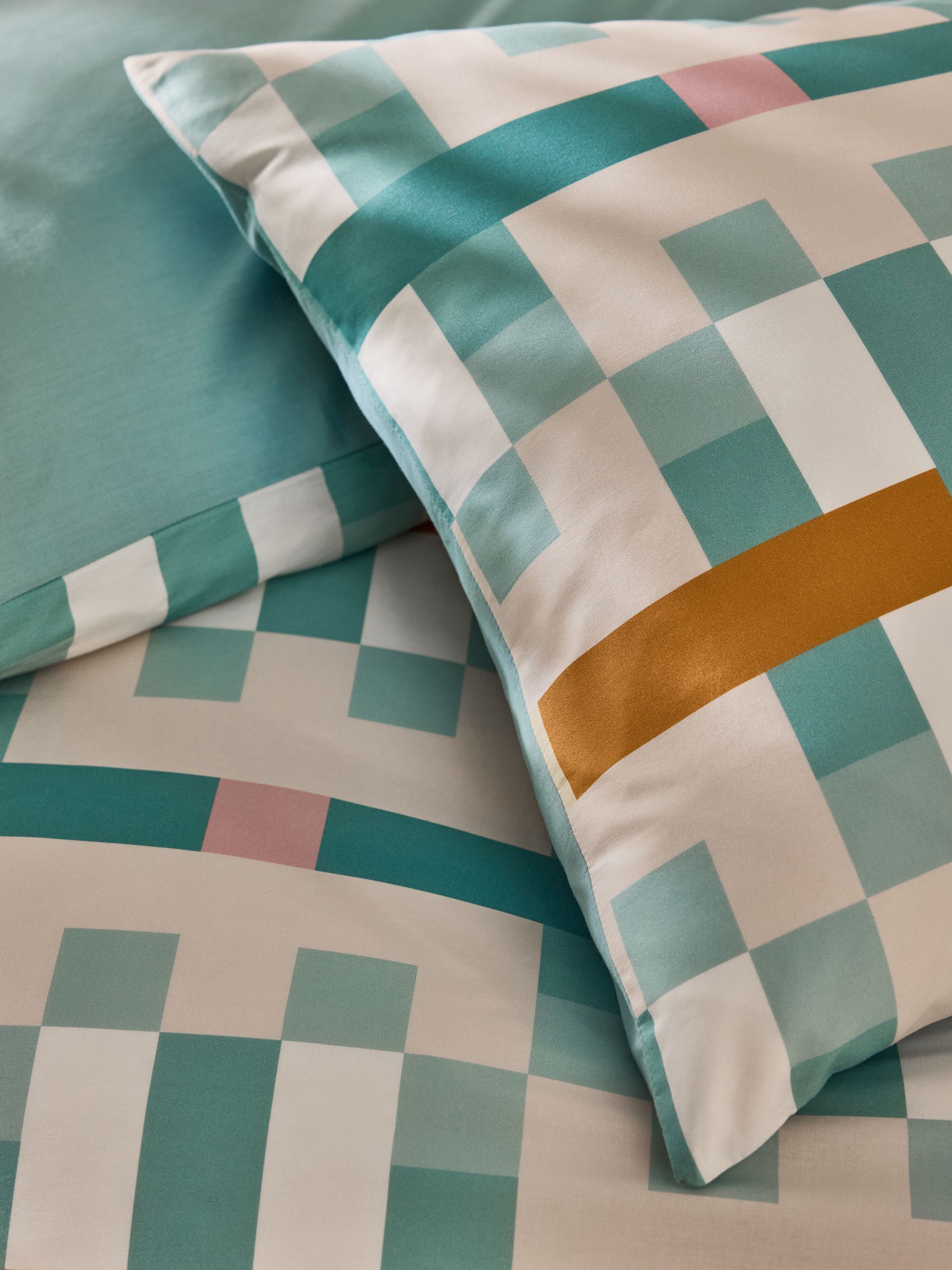 Carys 180 Thread Count Duvet Cover and Pillowcase Set in Blue - Image 2 of 4