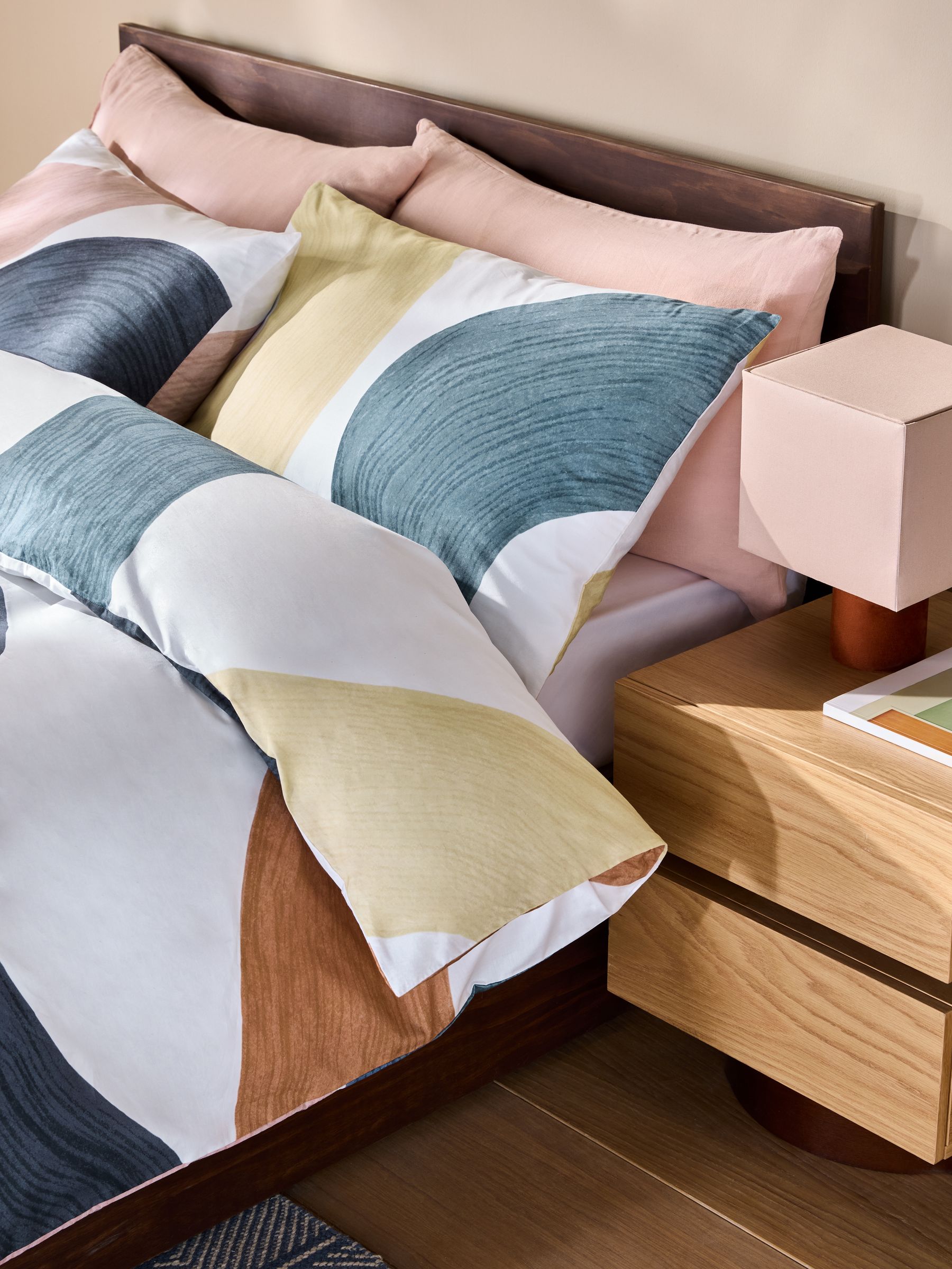 Rala 180 Thread Count Duvet Cover and Pillowcase Set in Multi - Image 2 of 4