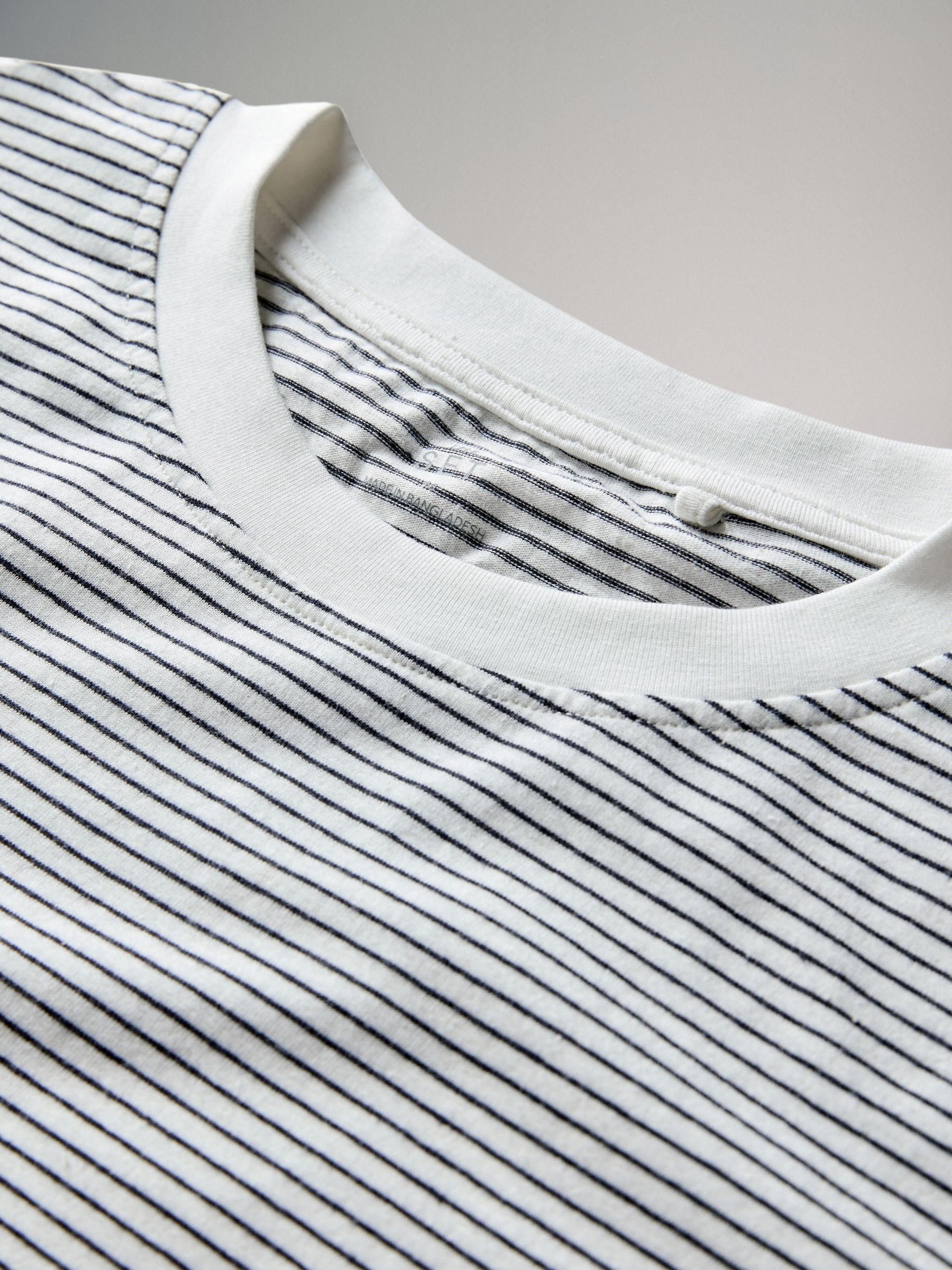 4 Pack 100% Cotton Relaxed Long Sleeve T-Shirts Light Green/Pink/White/Stripe Relaxed Fit - Image 6 of 6