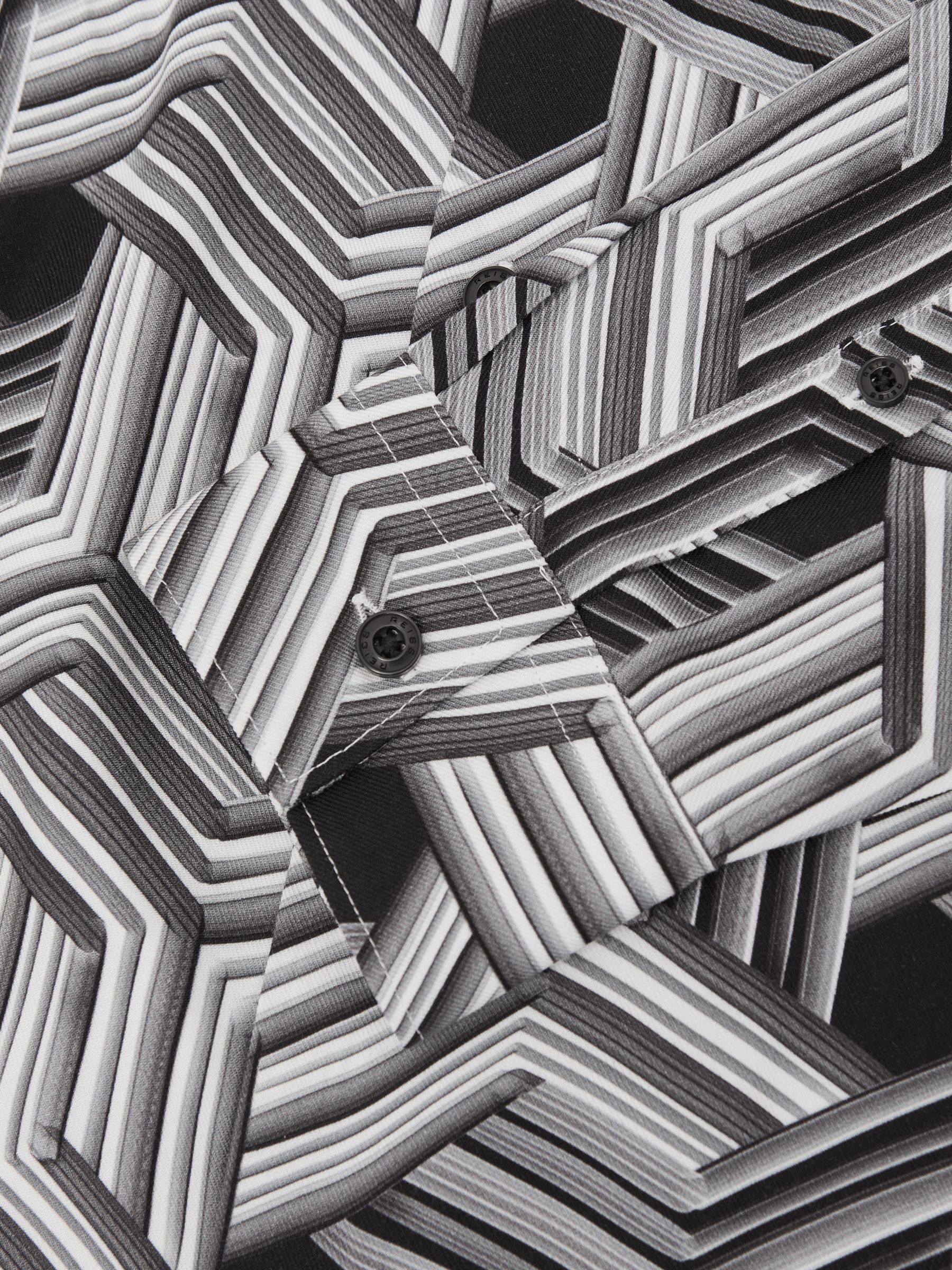 Schwarz/Weißes Hemd mit abstraktem Print und durchgehender Knopfleiste - Bild 5 von 5