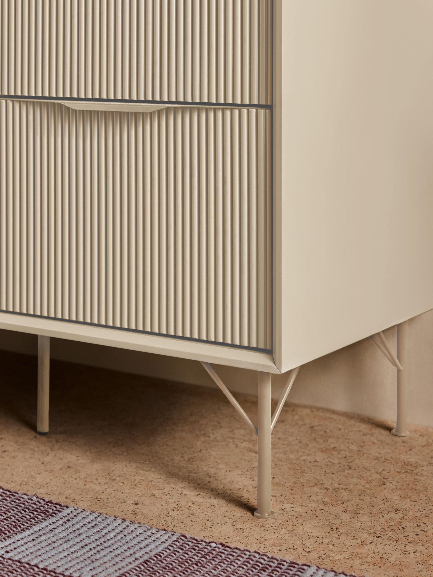 Elian 6 Drawer Wide Painted Chest in Ecru White - Image 3 of 6