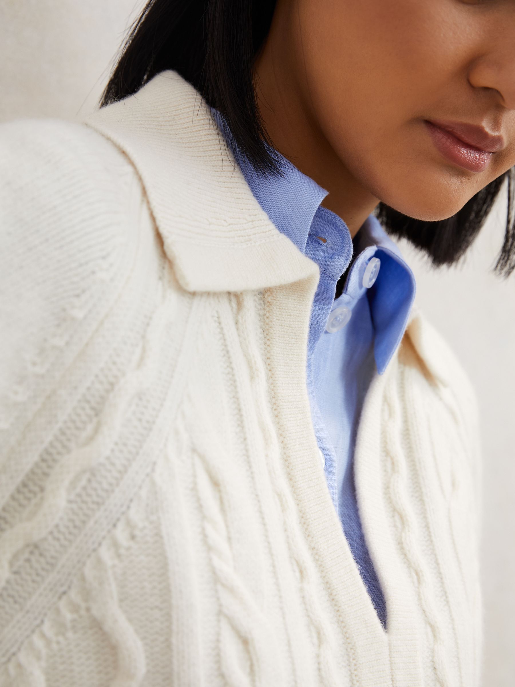 Wool-Cashmere Cable-Knit Jumper in Ivory - Image 3 of 6