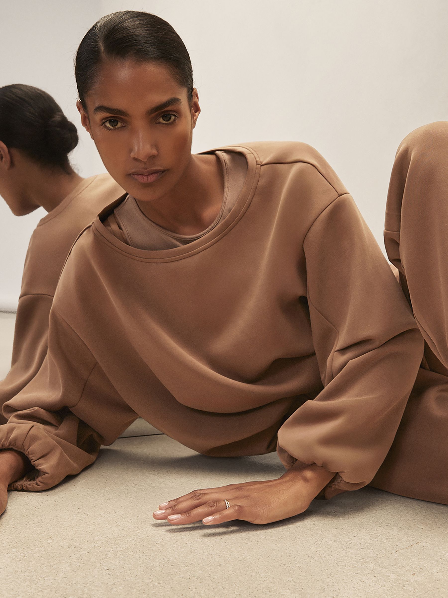 Reiss | Royal Ballet Balloon Sweatshirt in Taupe Brown - image 5