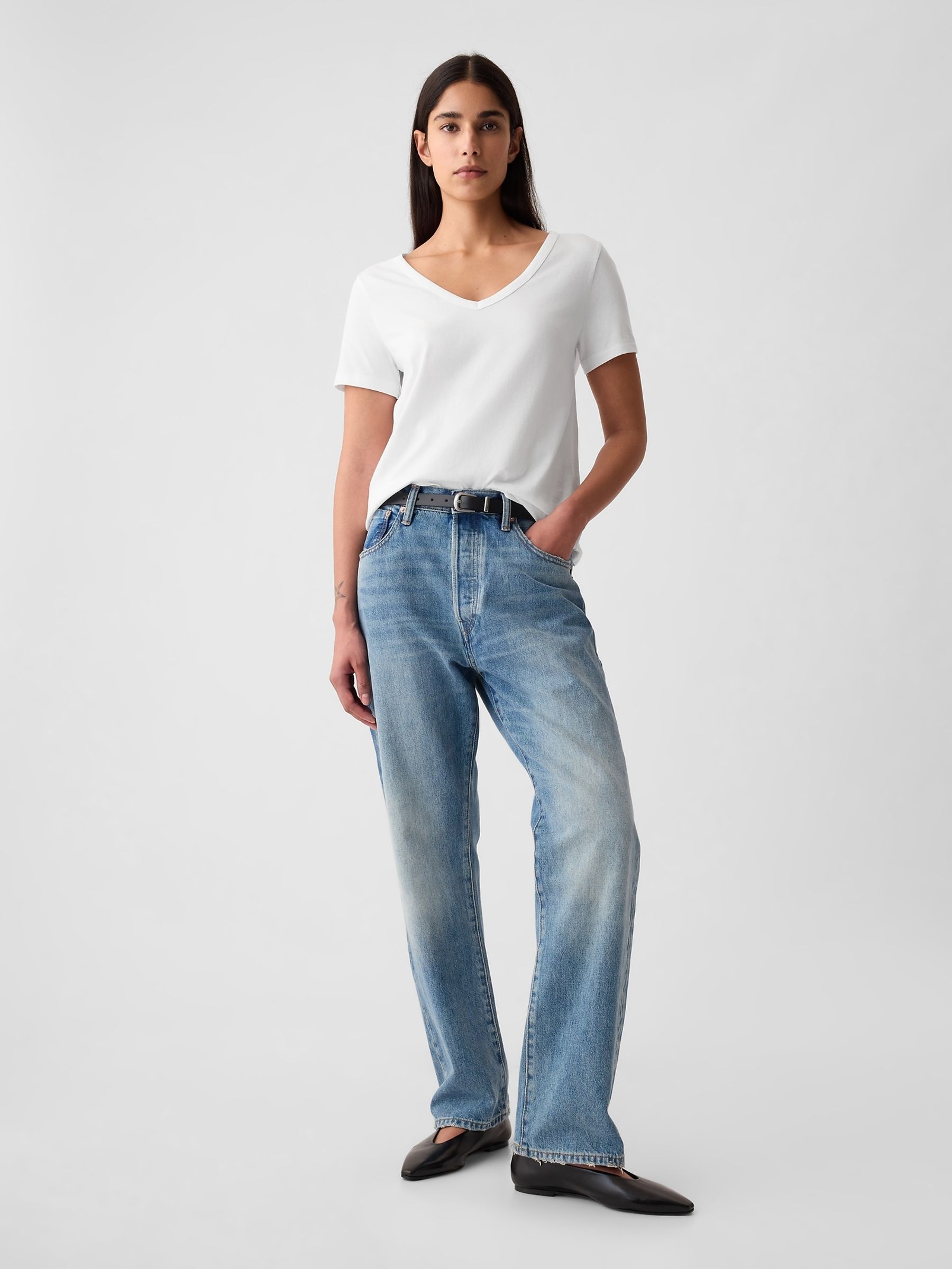 White Cotton Vintage Soft V-Neck T-Shirt - Image 3 of 9