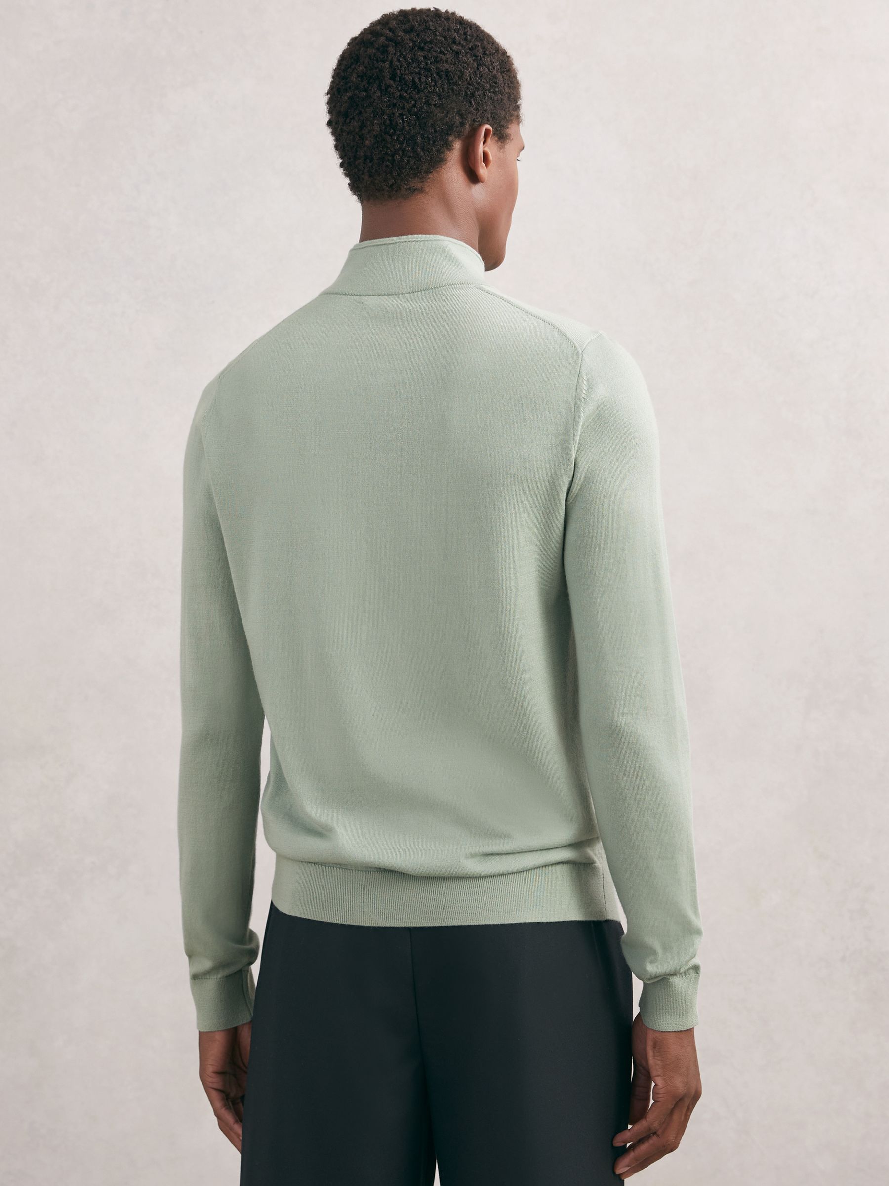 Svetr z merino vlny s polovičním zipem ve světle šedozelené barvě - Obrázek 5 z 6