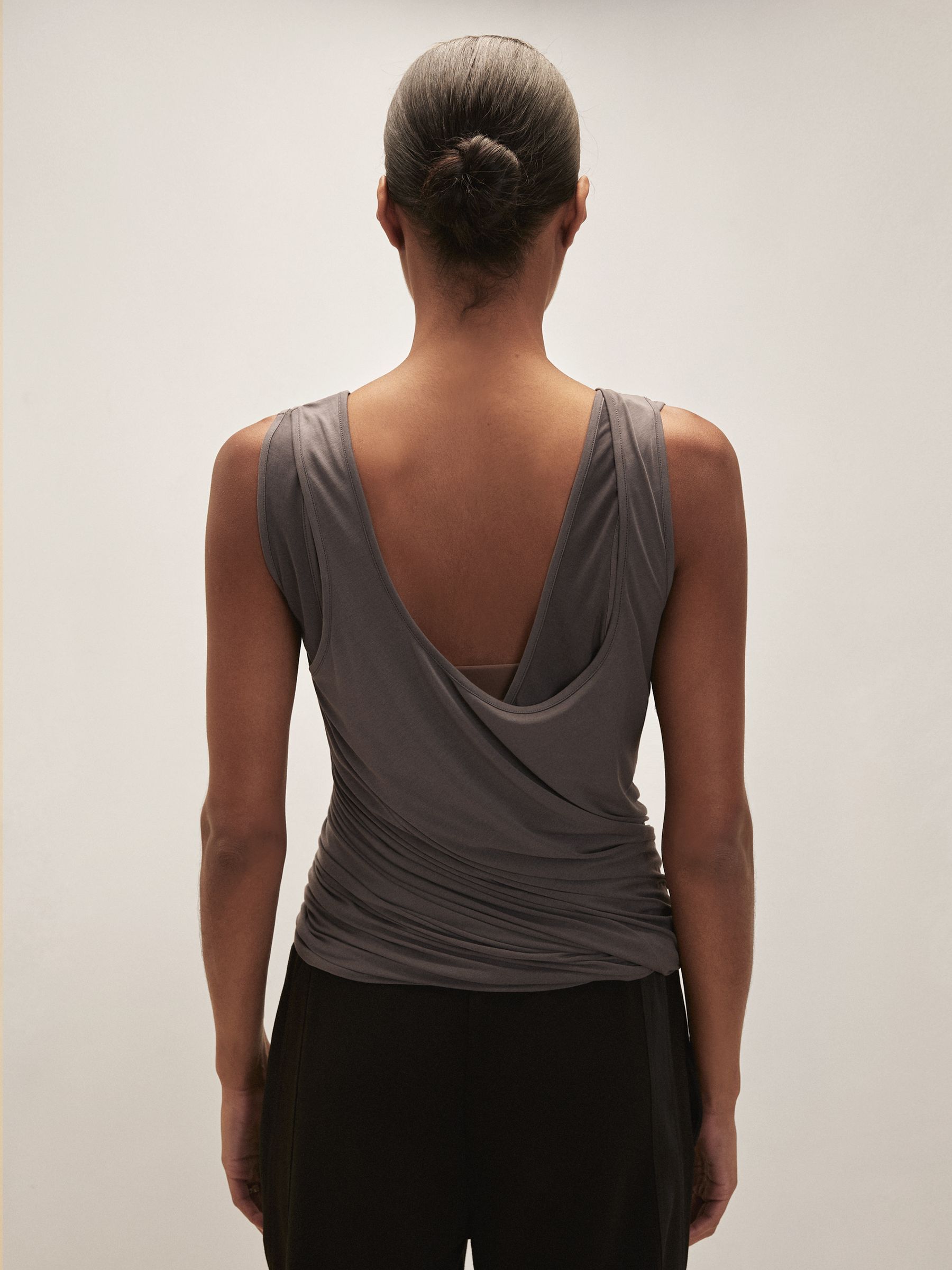 Reiss | Royal Ballet Double-Layer Vest in Charcoal Grey - image 4