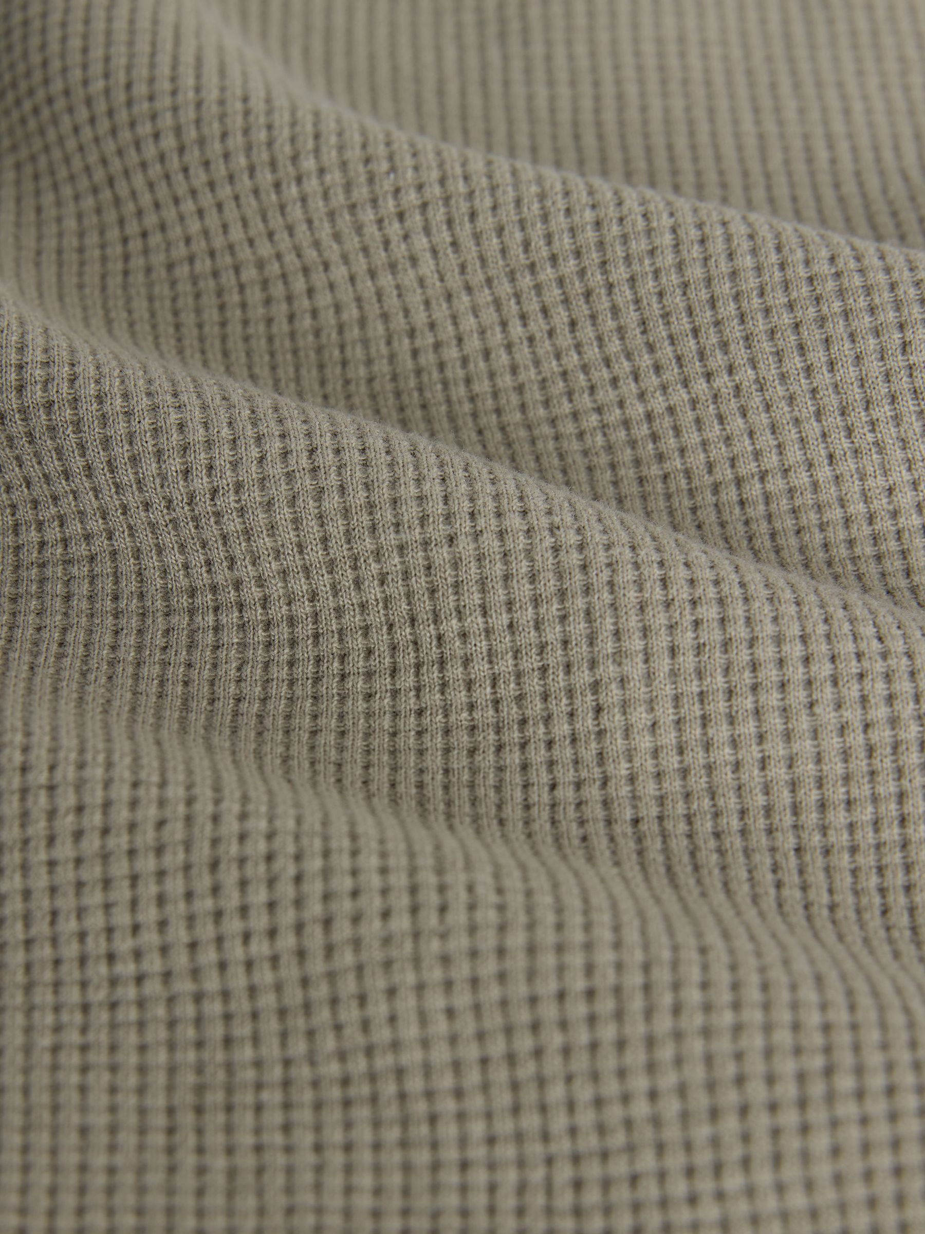 Charcoal/Brown/Oatmeal Marl/White 4 Pack Short Sleeve Waffle T-Shirts - Image 6 of 7