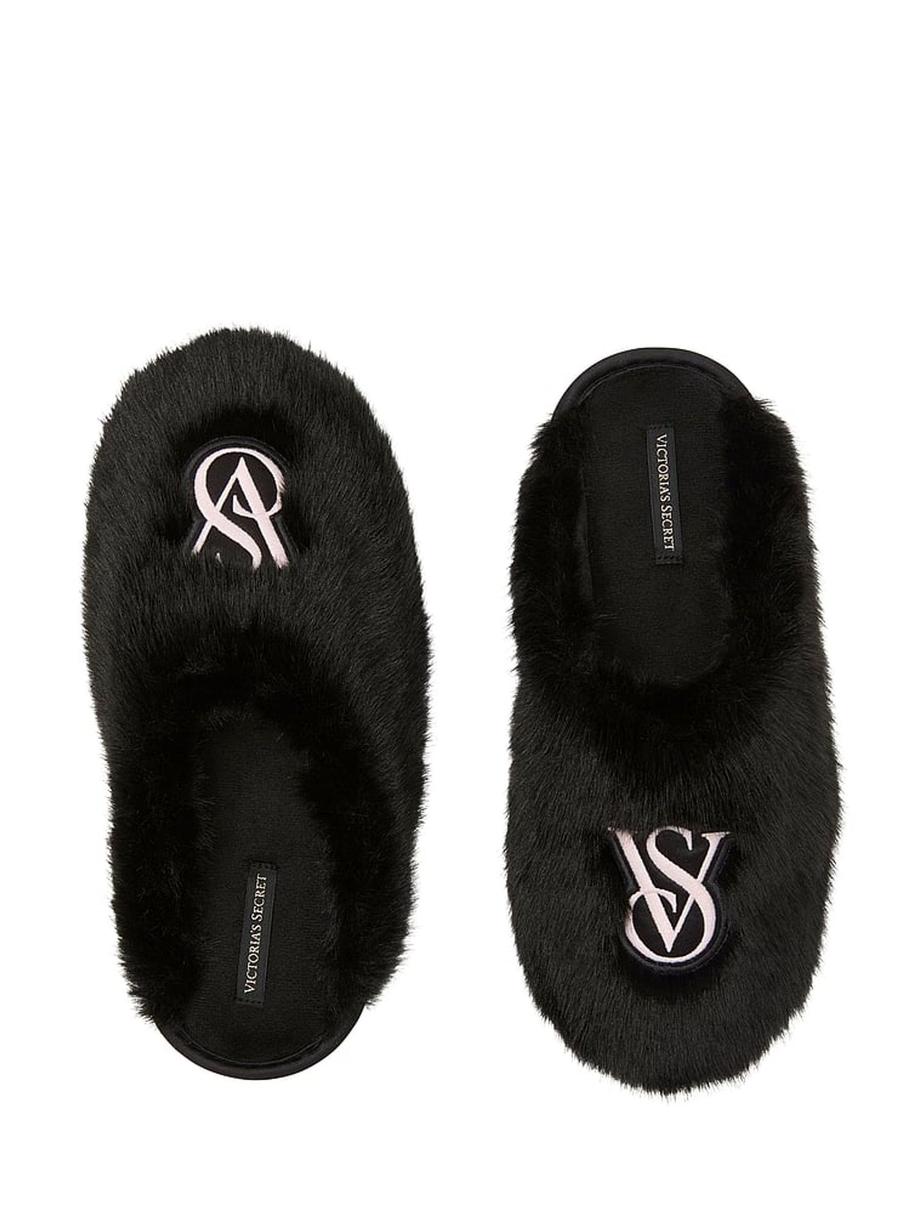 Black Closed Toe Faux Fur Slippers