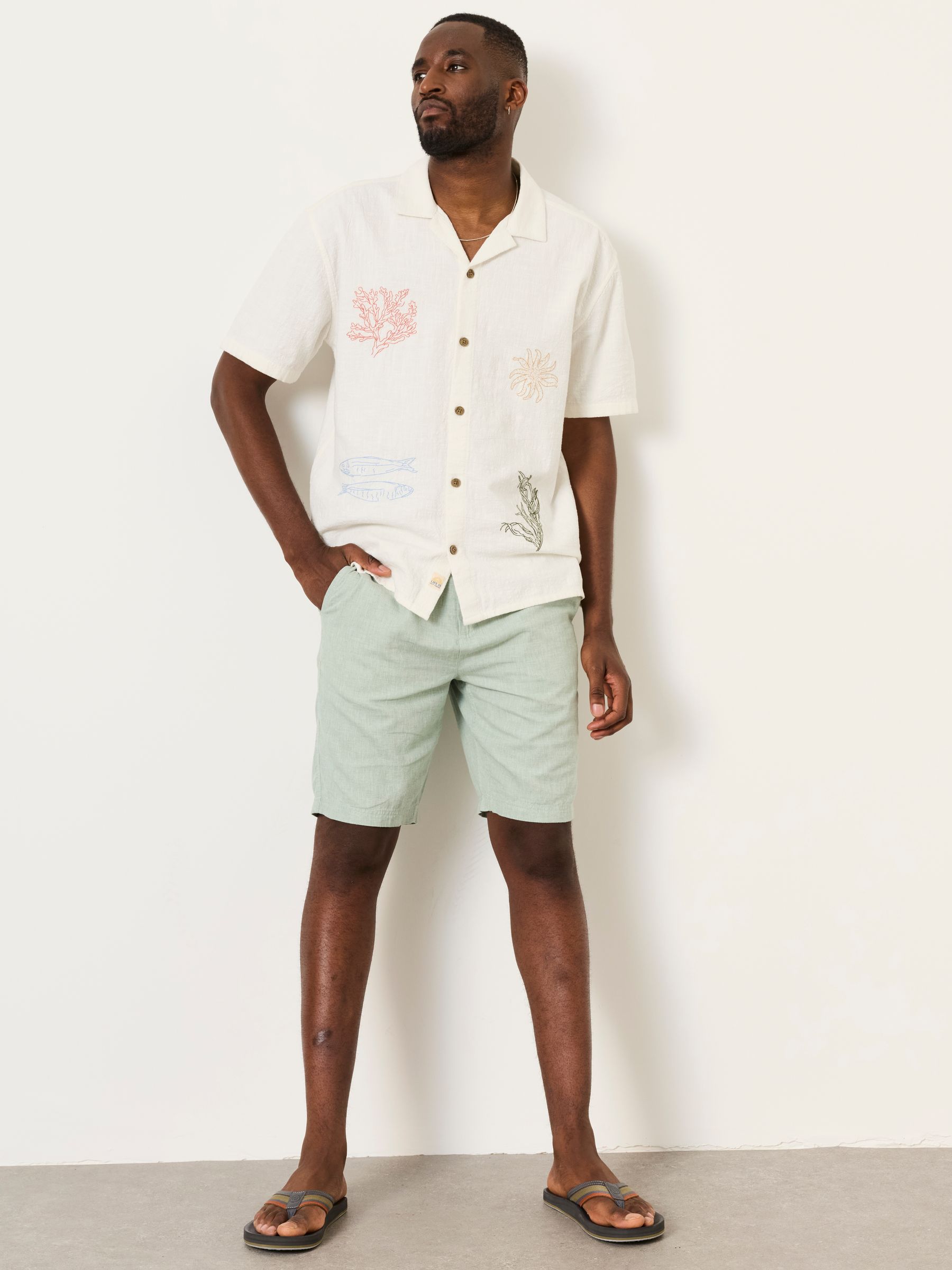 Salcombe Mid Green Linen Cotton Shorts - Image 3 of 6