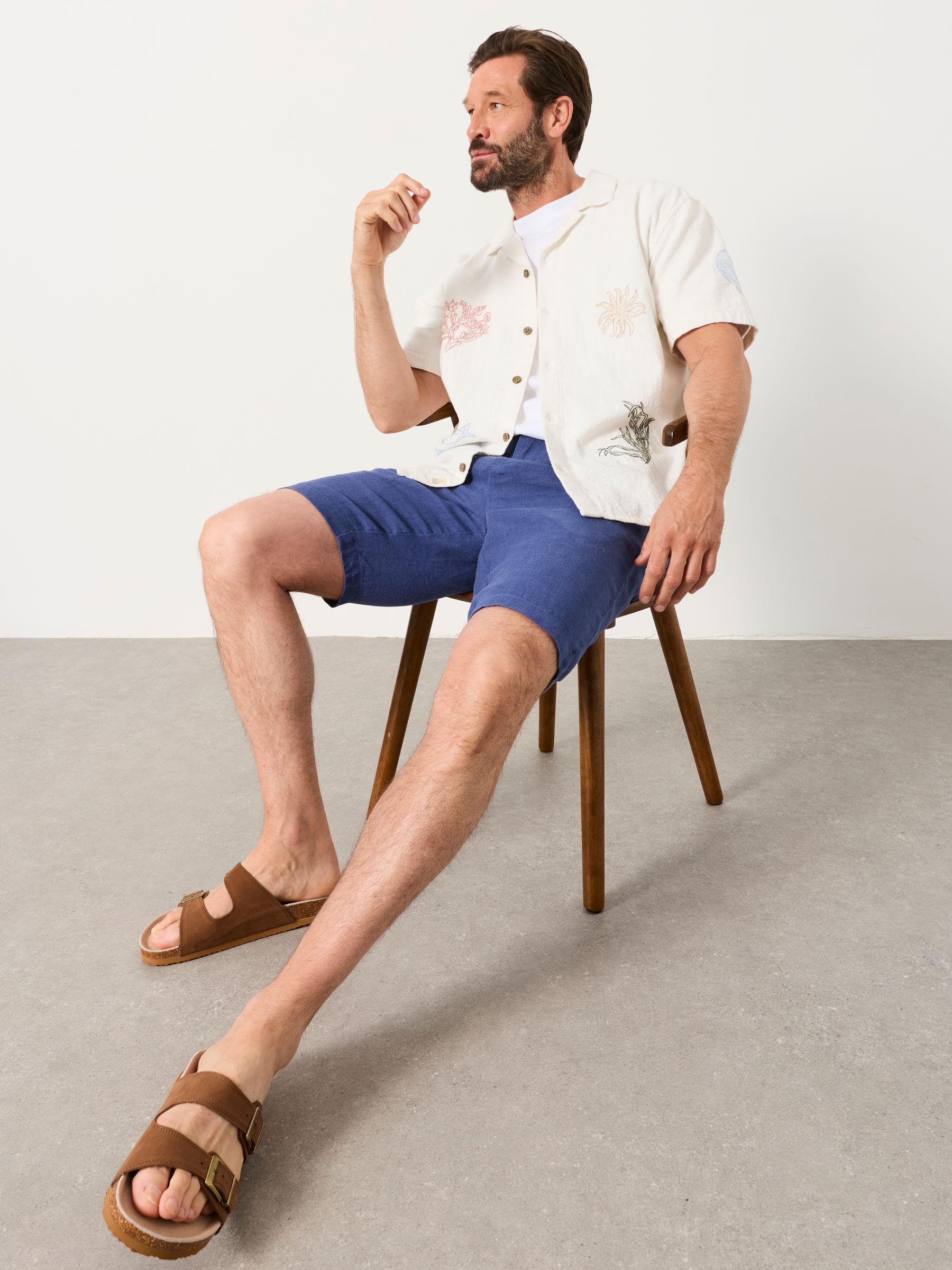 French Navy Bosbury Linen Chino Shorts - Image 4 of 6