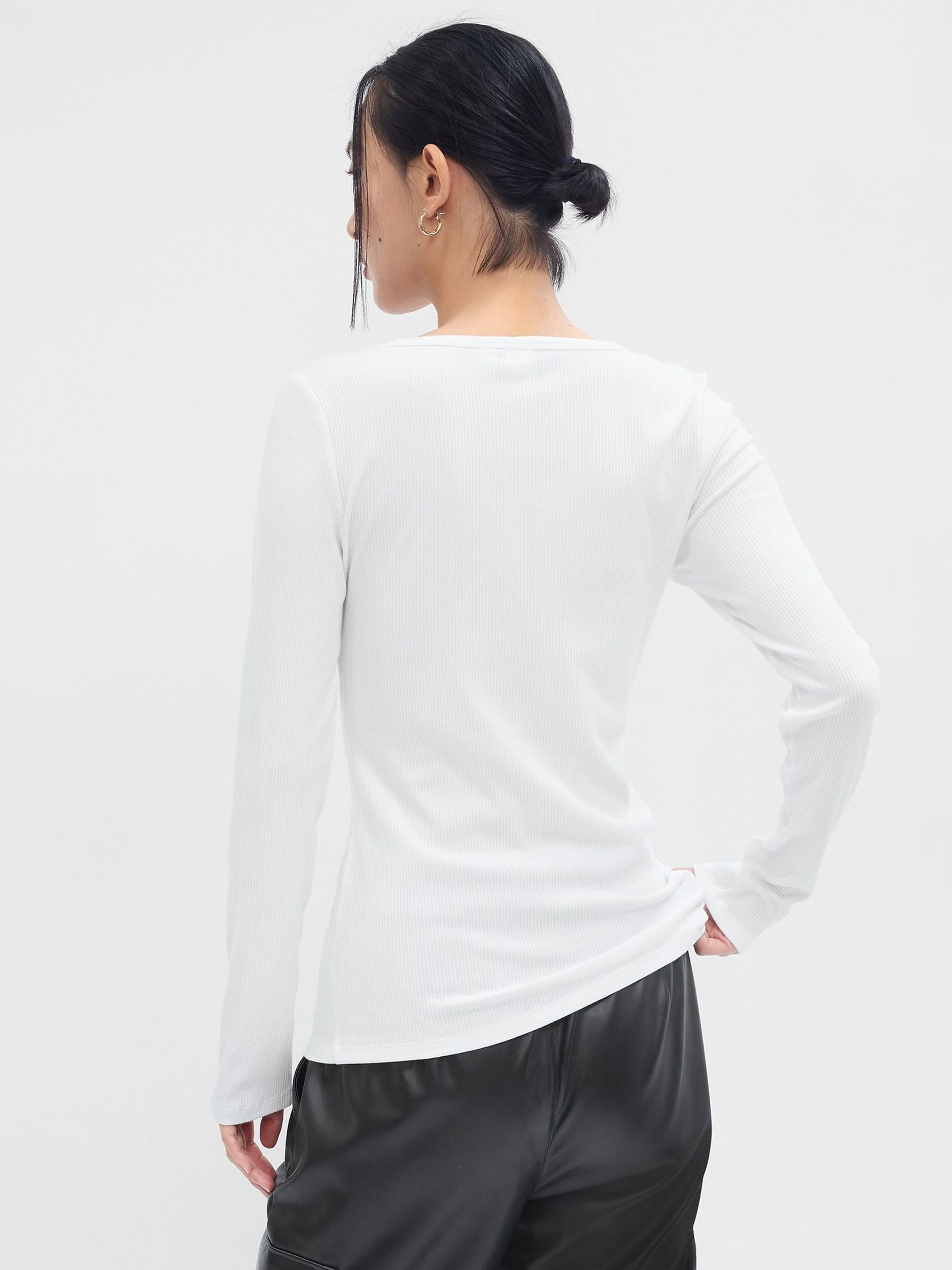 White Ribbed Henley Button Long Sleeve Scoop Neck T-Shirt - Image 2 of 2