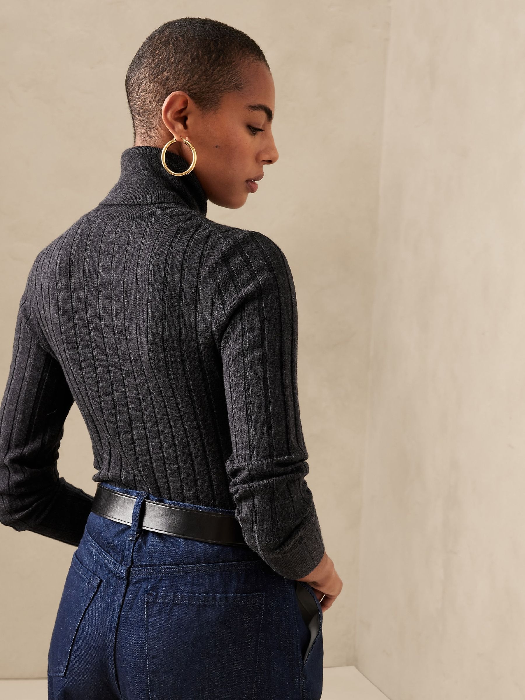 Banana Republic Black Lucci Merino Turtleneck Jumper - Image 2 of 4