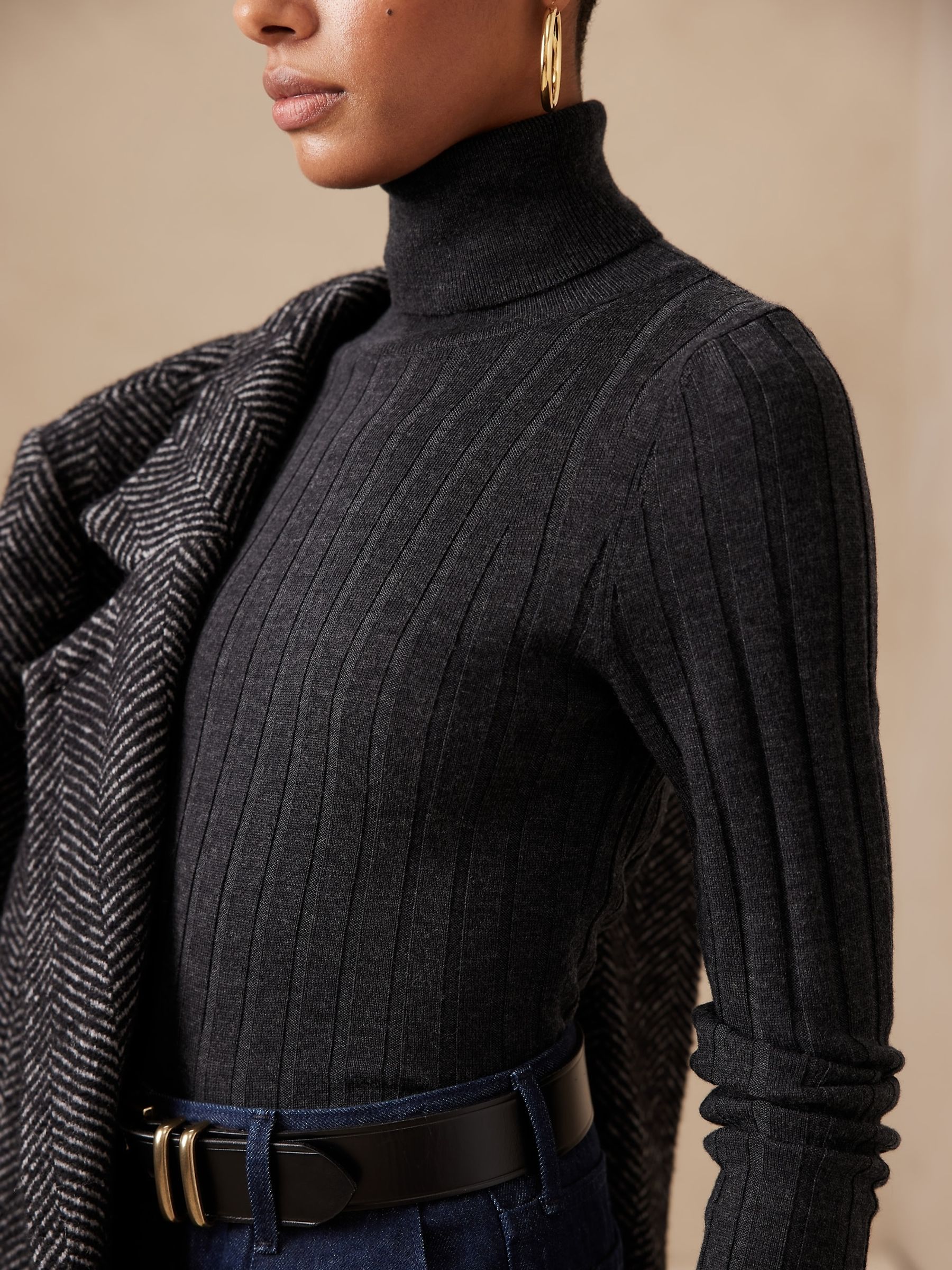 Banana Republic Black Lucci Merino Turtleneck Jumper - Image 3 of 4