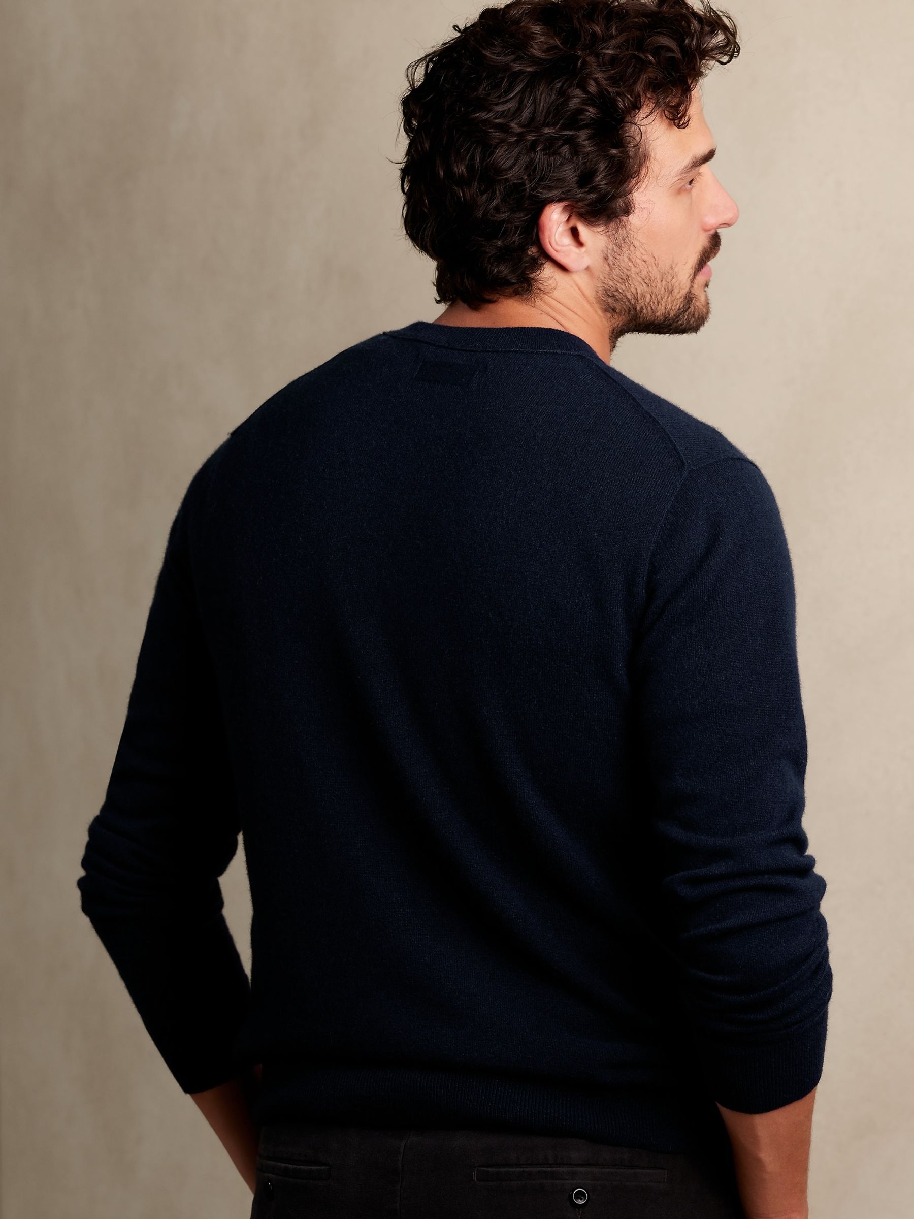 Banana Republic Navy Blue Sarno Cashmere Crew-Neck Jumper - Image 2 of 4