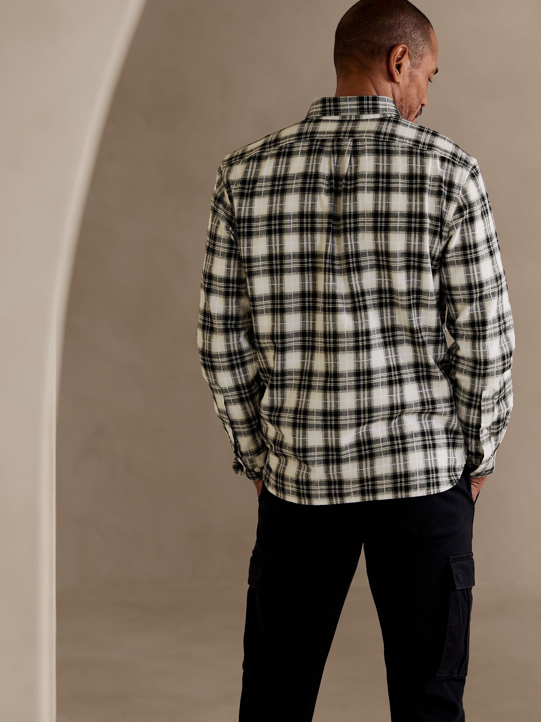 Banana Republic Black The Oxford Shirt - Image 2 of 4