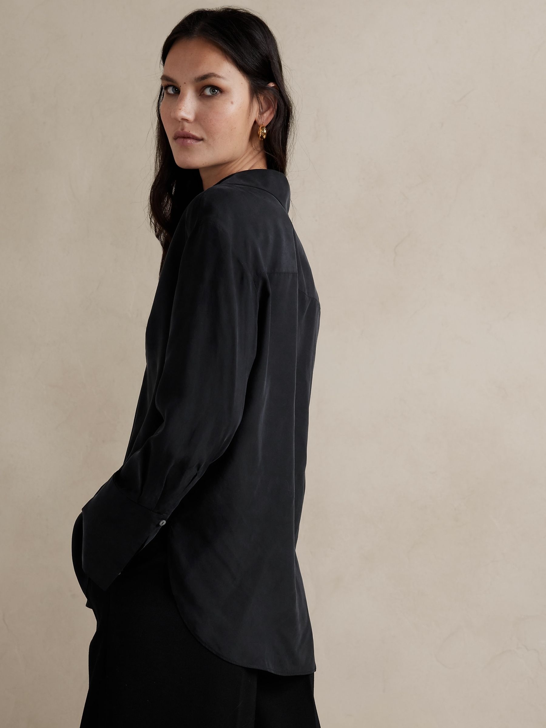 Banana Republic Black Aurora Mulberry Silk Shirt - Image 2 of 4