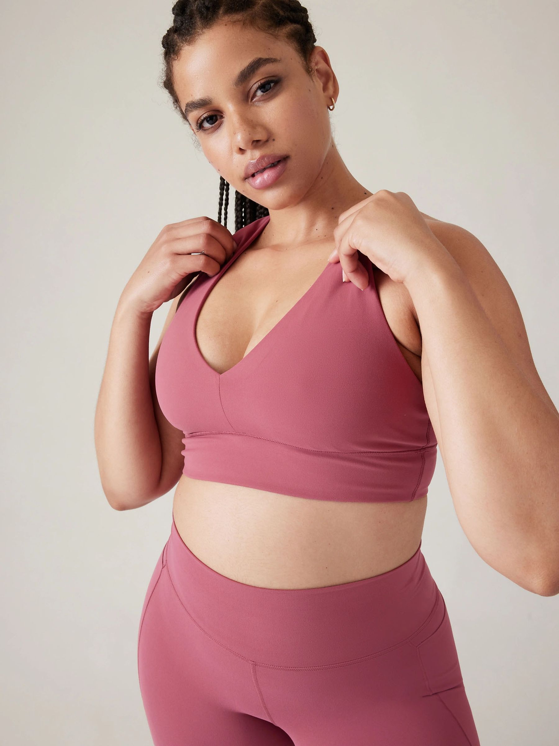 Athleta Red A-C Cup Transcend Plunge Low Impact Sports Bra - Image 1 of 5 Athleta Red A-C Cup Transcend Plunge Low Impact Sports Bra - Image 1 of 5