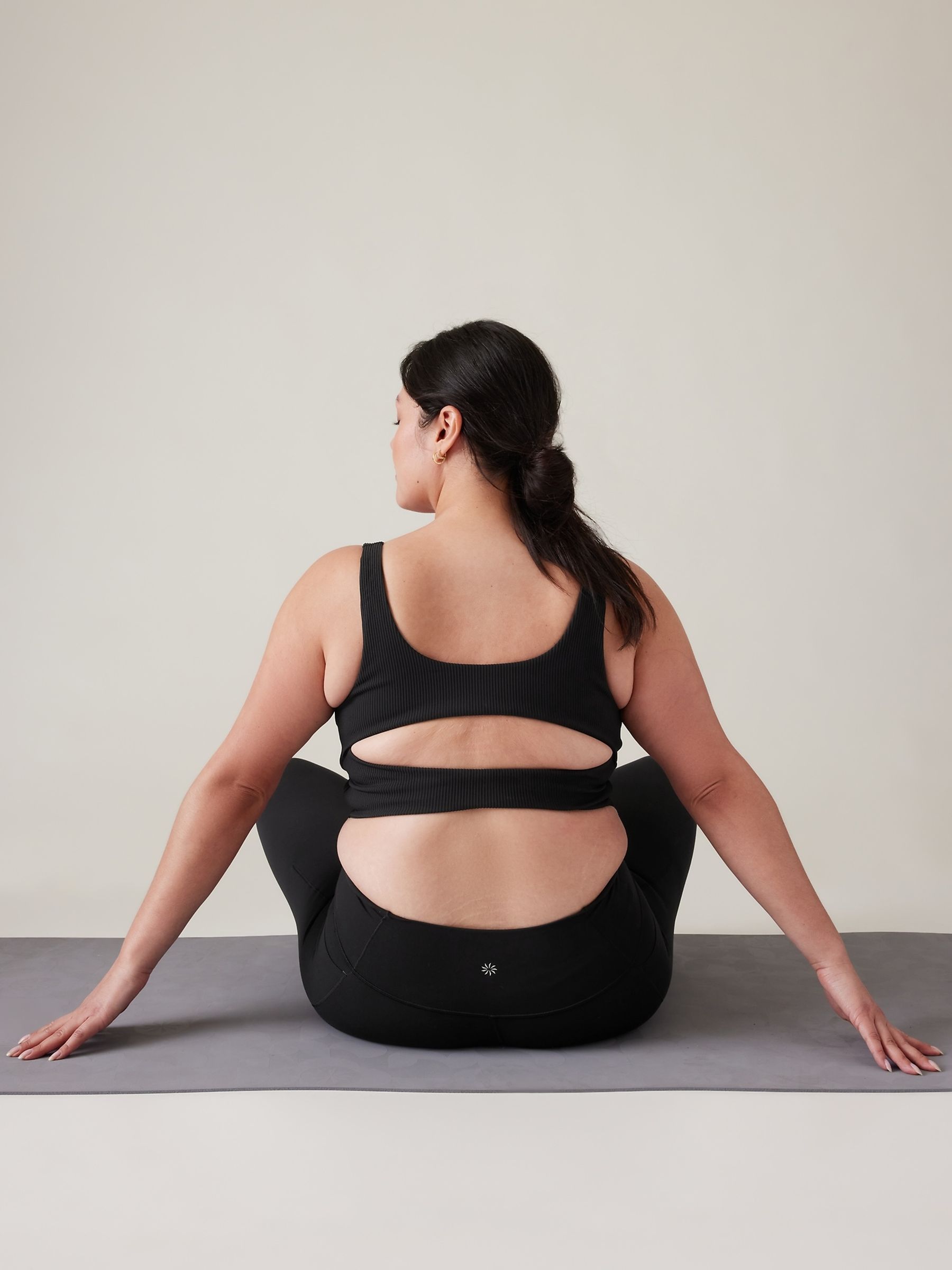 Athleta Black D-DD Cup Ribbed Cut-Out Longline Low Impact Sports Bra - Image 5 of 5