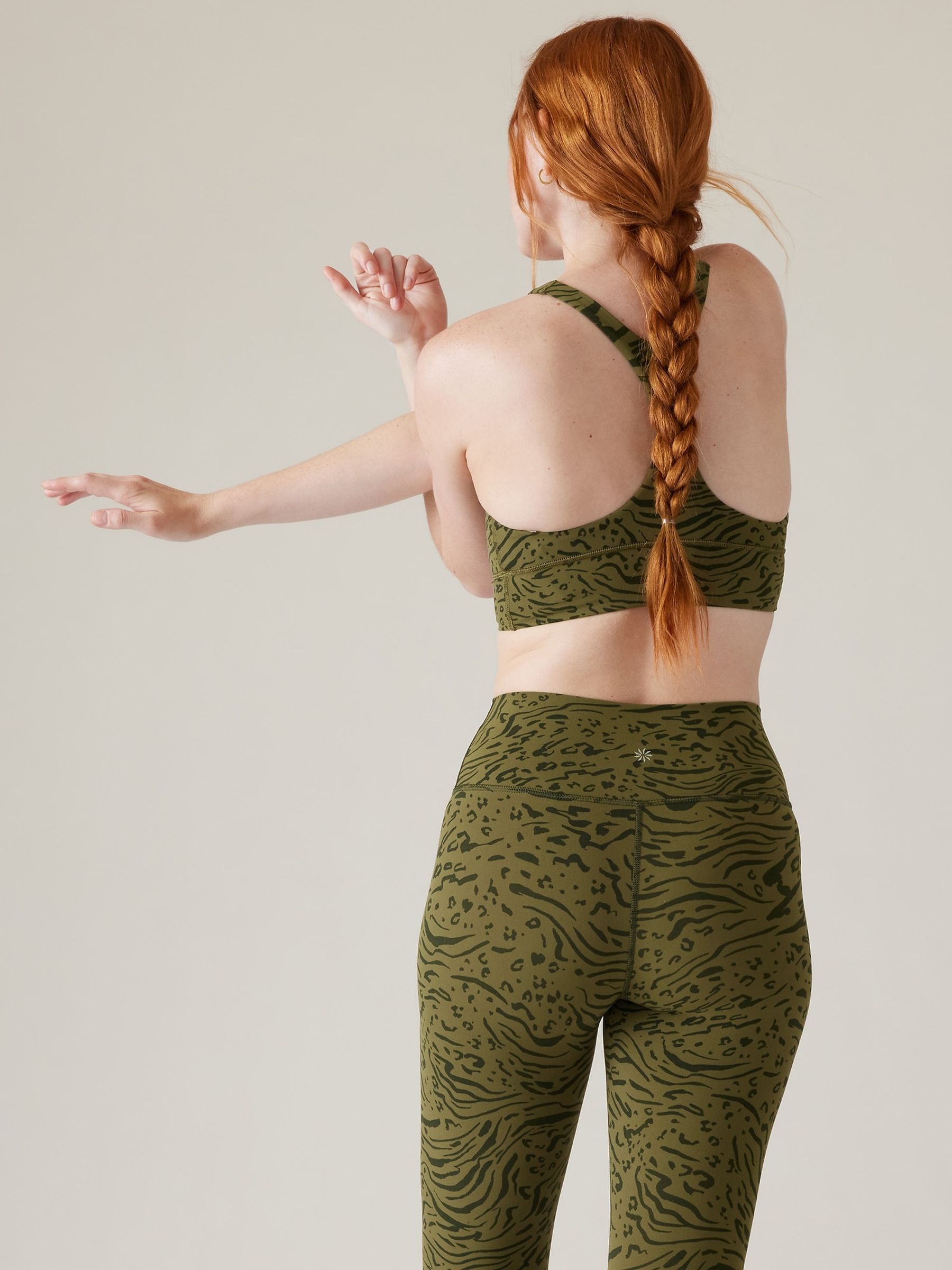 Athleta Green A-C Cup Transcend Plunge Low Impact Sports Bra - Image 2 of 4