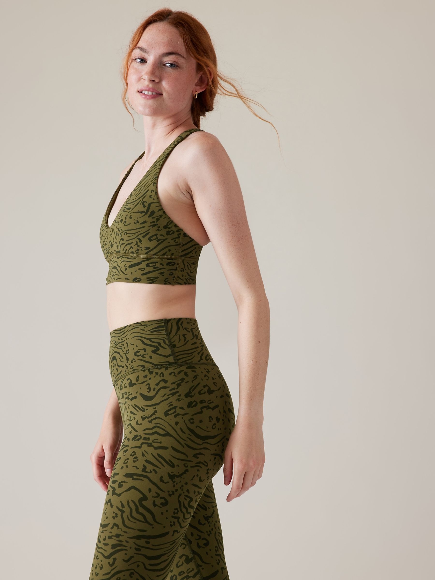Athleta Green A-C Cup Transcend Plunge Low Impact Sports Bra - Image 3 of 4