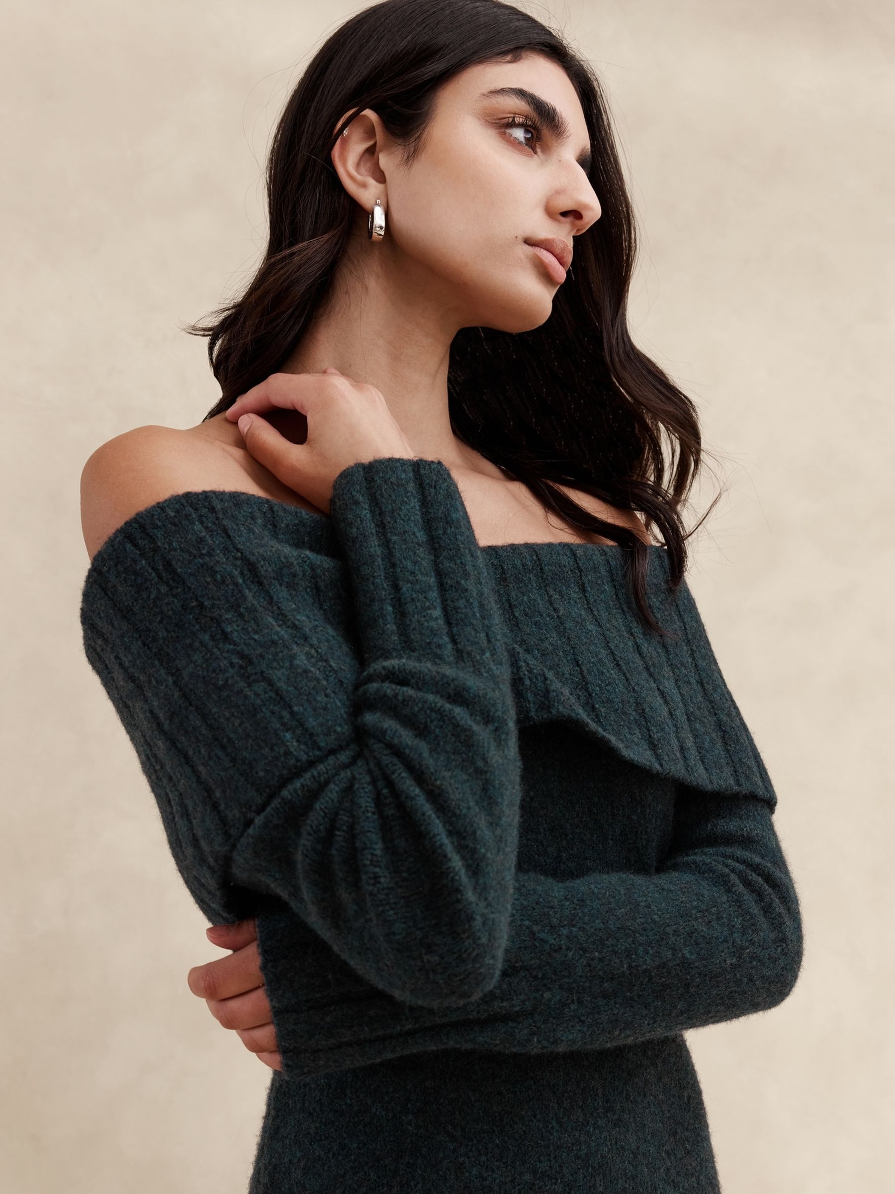 Banana Republic Green Rosie Off-Shoulder Jumper Dress - Image 3 of 5