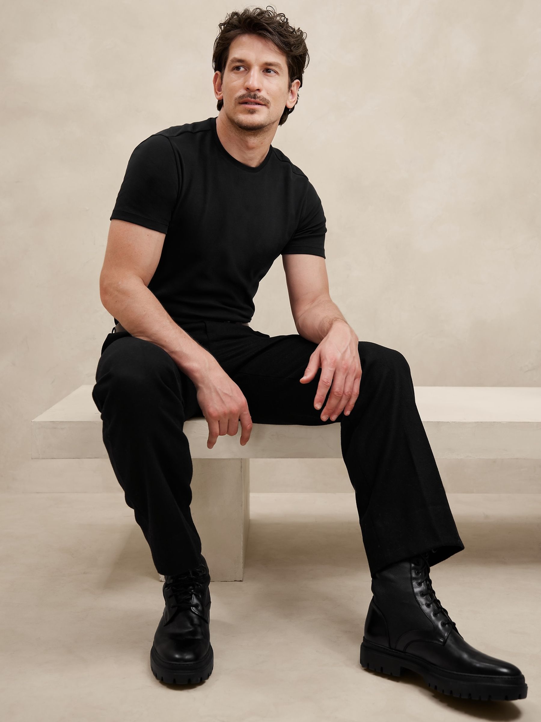 Banana Republic Black Cotton Short Sleeve T-Shirt - Image 1 of 1 Banana Republic Black Cotton Short Sleeve T-Shirt - Image 1 of 1