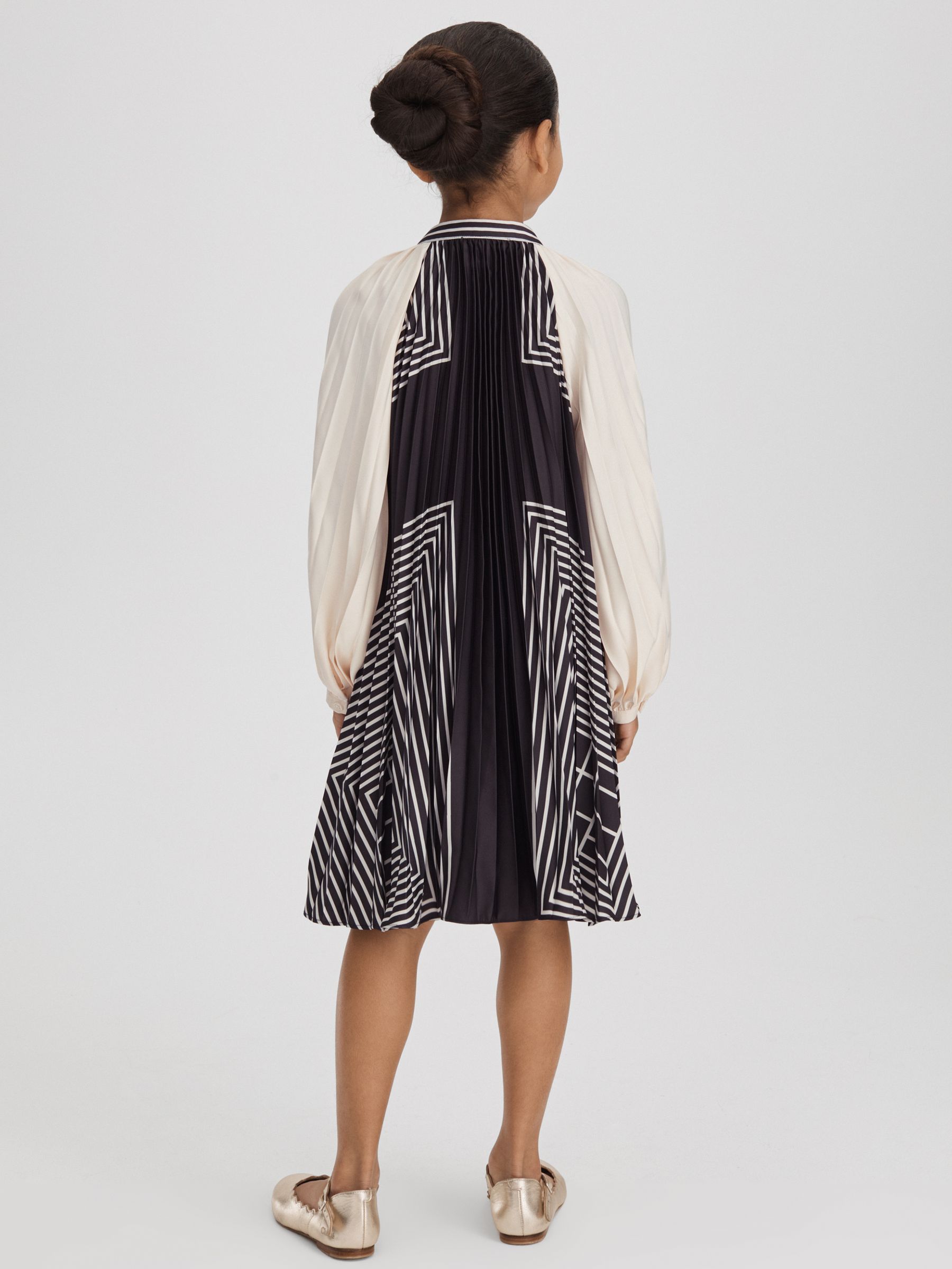 Teen Printed Pleated Dress in Navy - Image 5 of 6