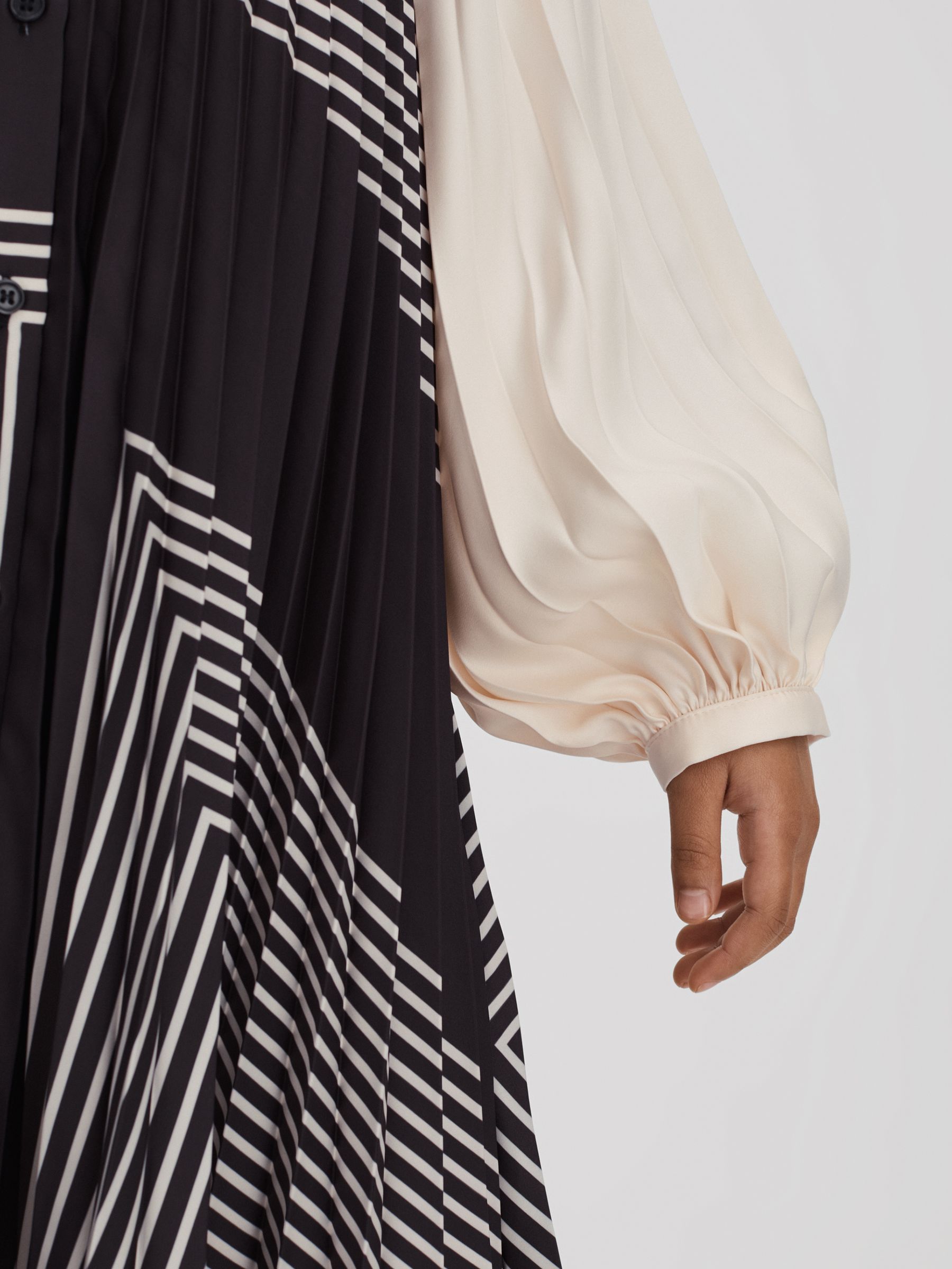 9-13 yrs Printed Pleated Dress in Navy - Image 4 of 6