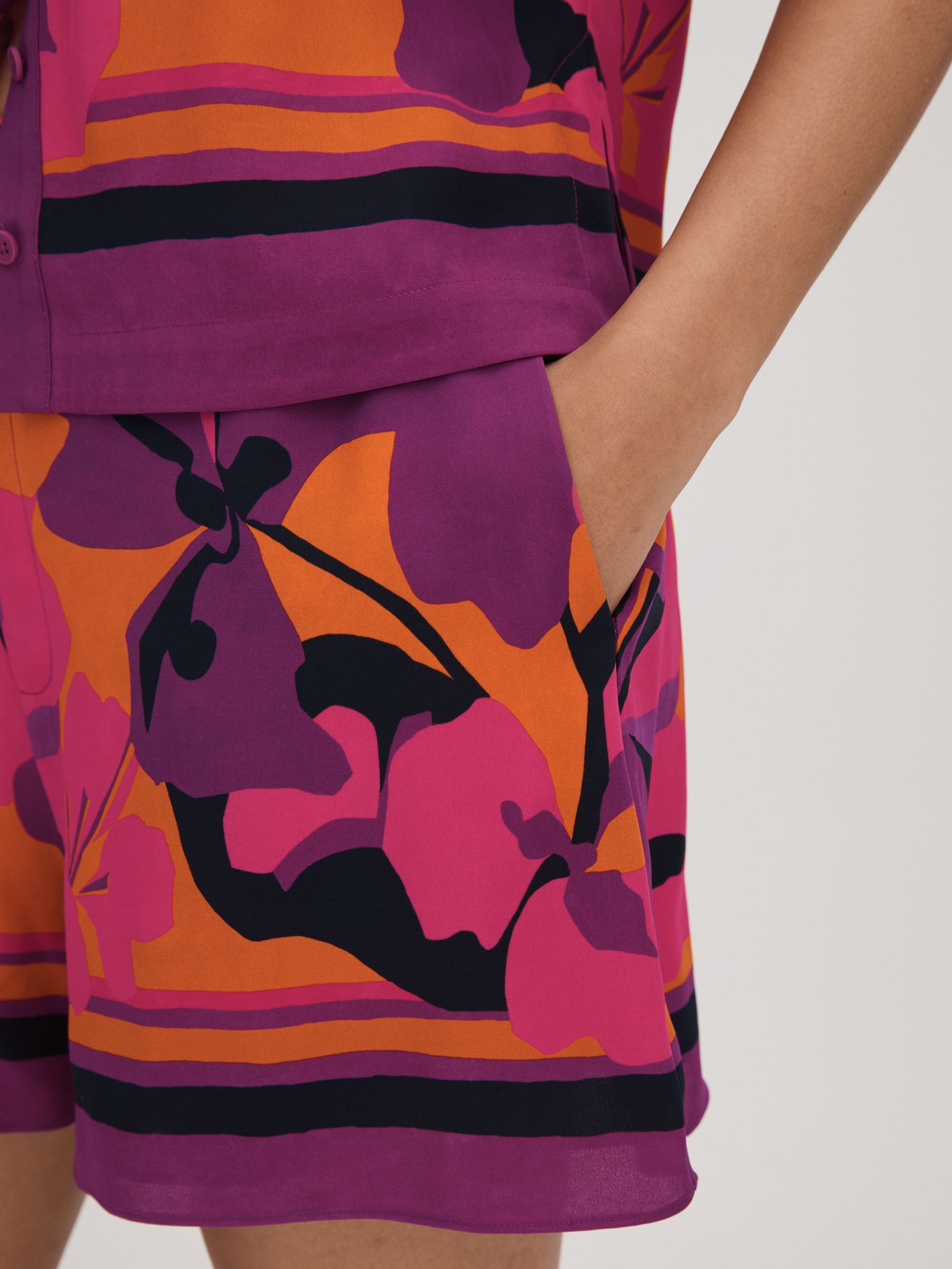 Florere Printed High Rise Shorts in Pink/Orange - Image 4 of 6