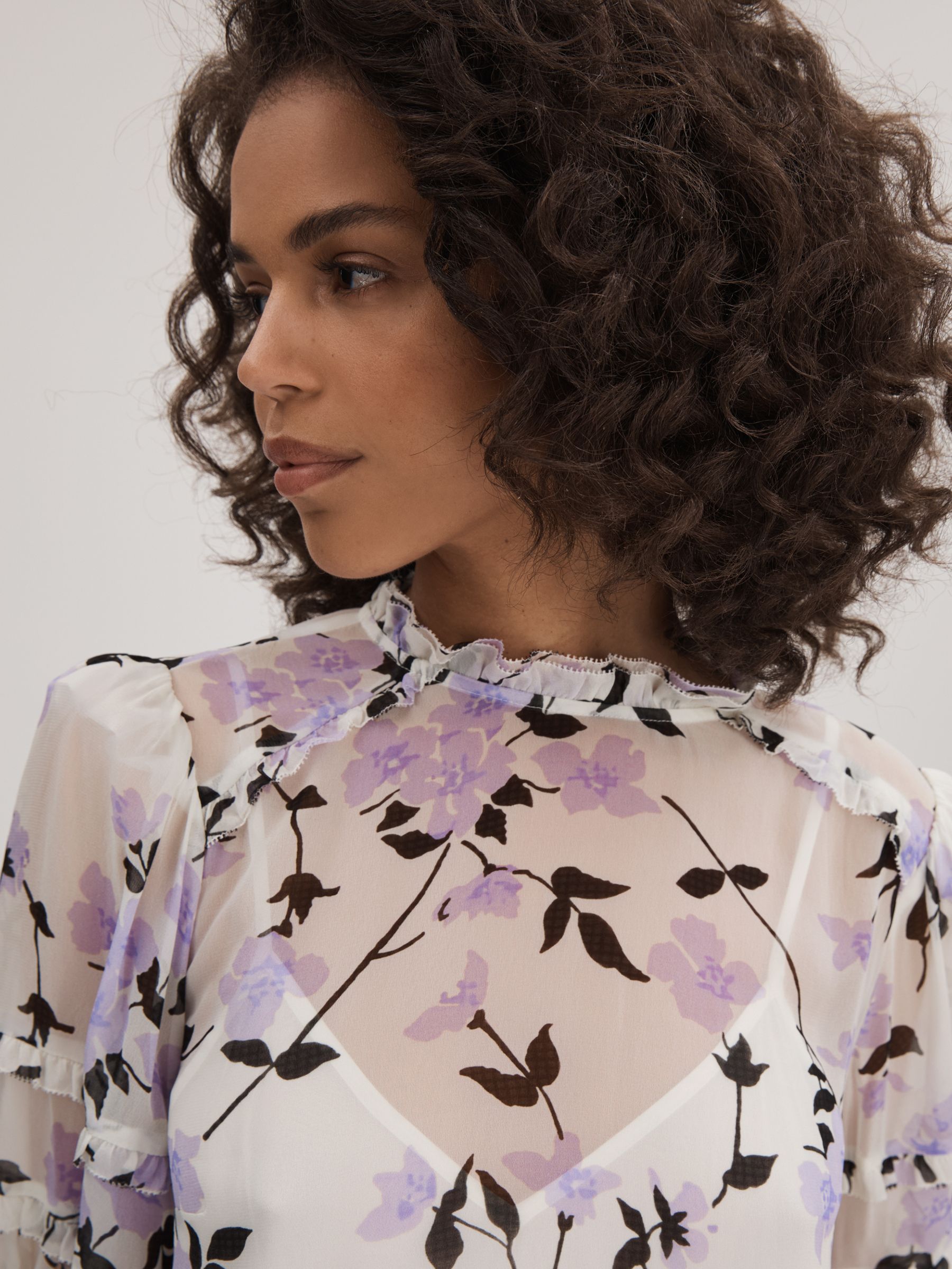 Florere Printed Puff Sleeve Blouse in Lilac - Image 3 of 6
